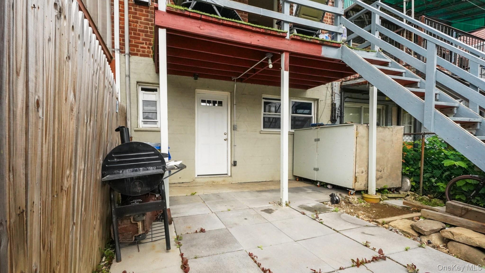 Single Family Hone Bronx, NY 10469, MLS-1000472-30