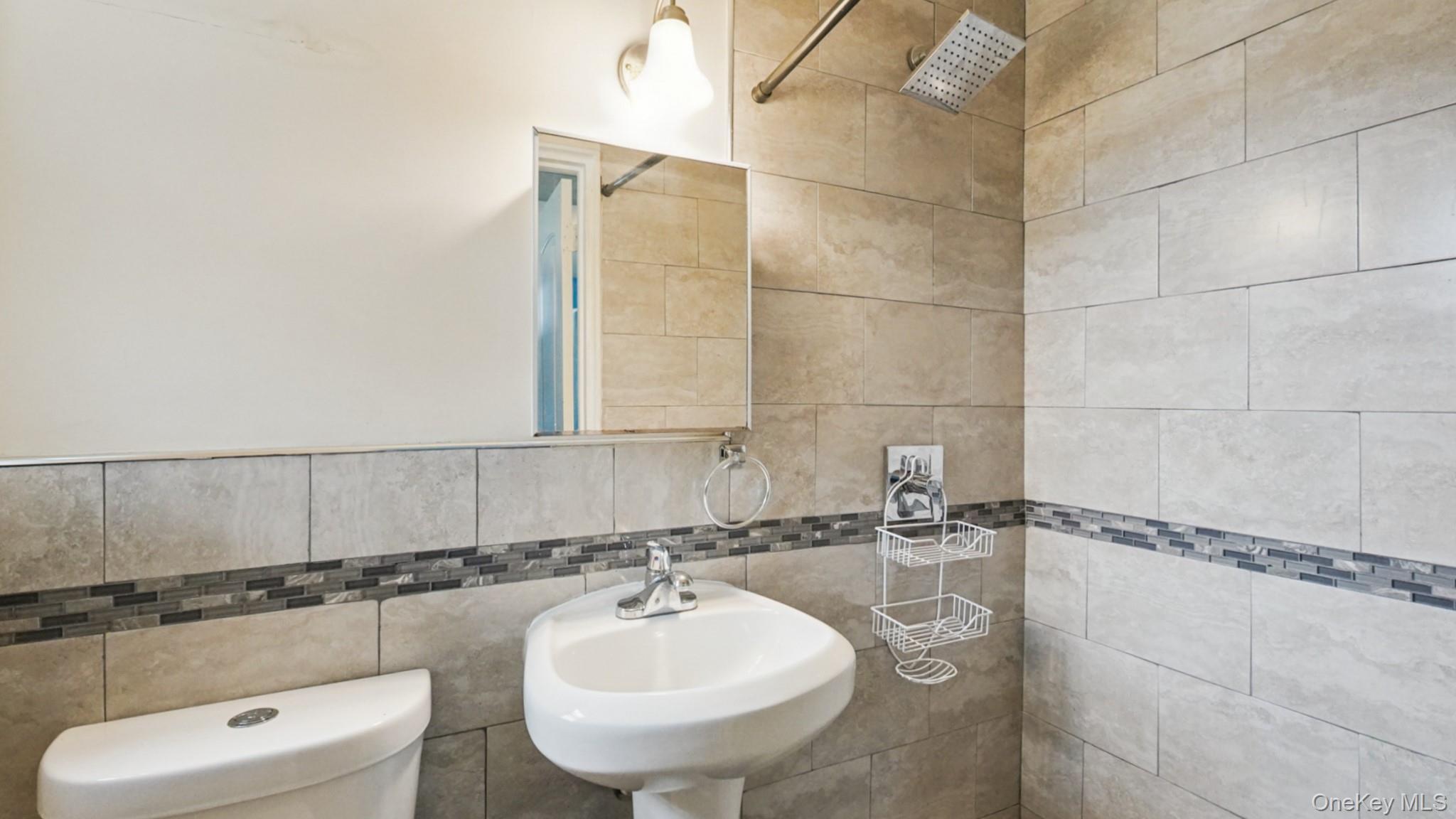 Single Family Hone Bronx, NY 10469, MLS-1000472-35