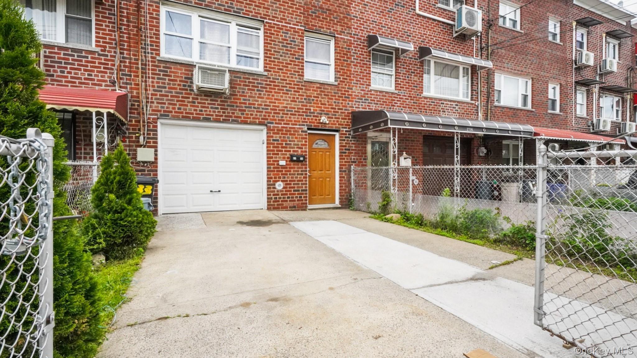 Single Family Hone Bronx, NY 10469, MLS-1000472-4