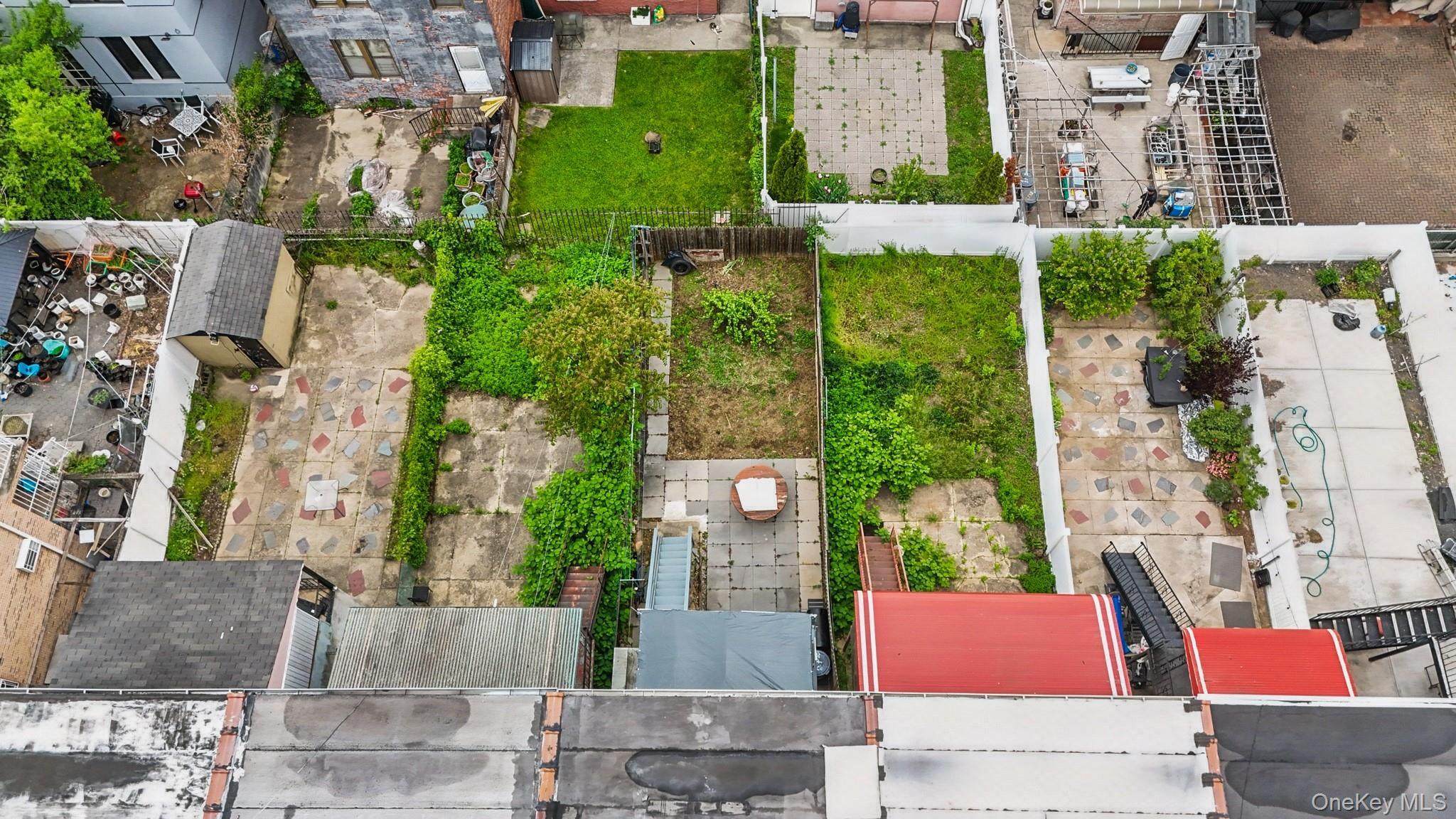 Single Family Hone Bronx, NY 10469, MLS-1000472-5