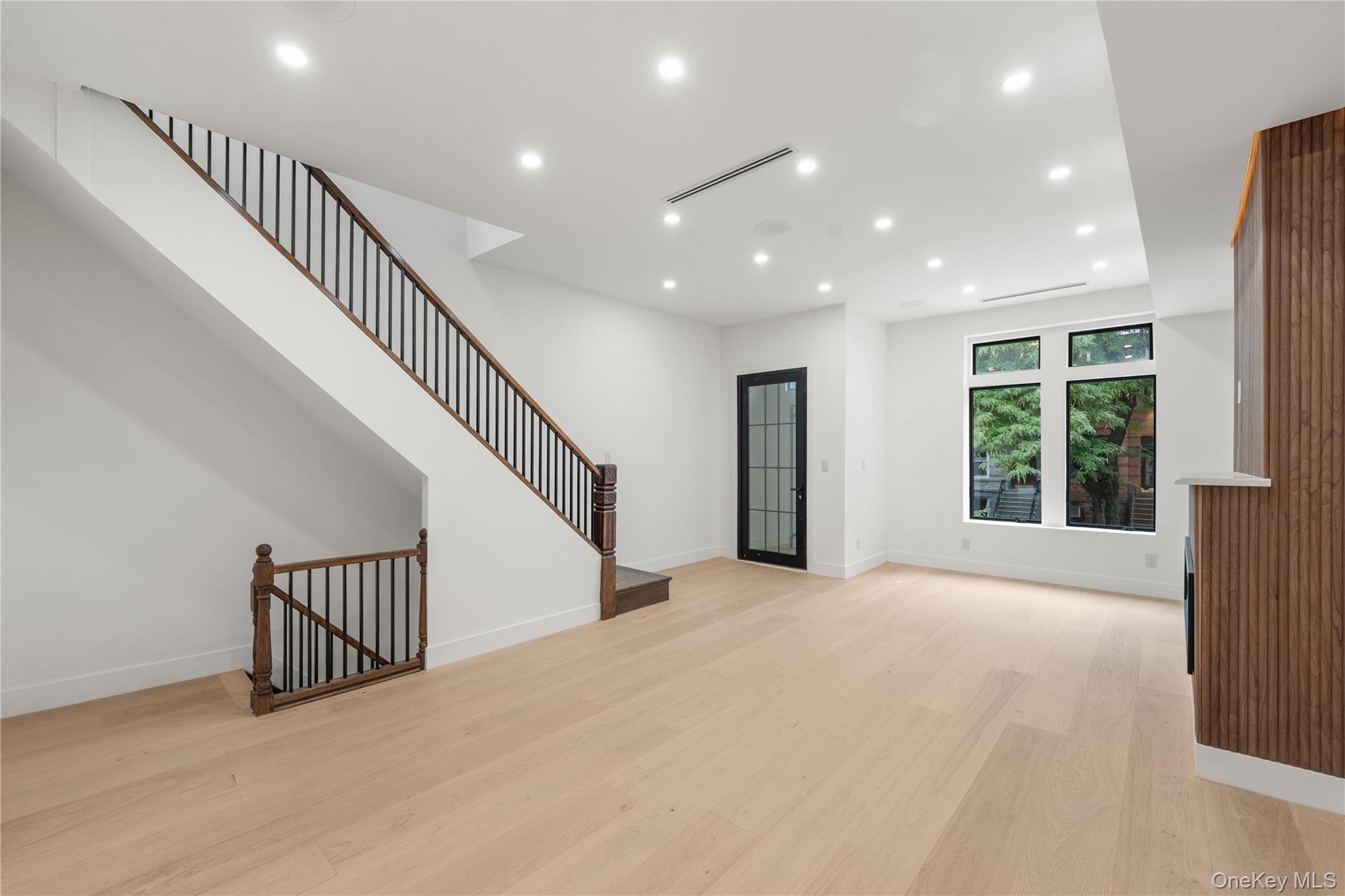 Single Family Bainbridge Street Brooklyn, NY 11233, MLS-1000499-20