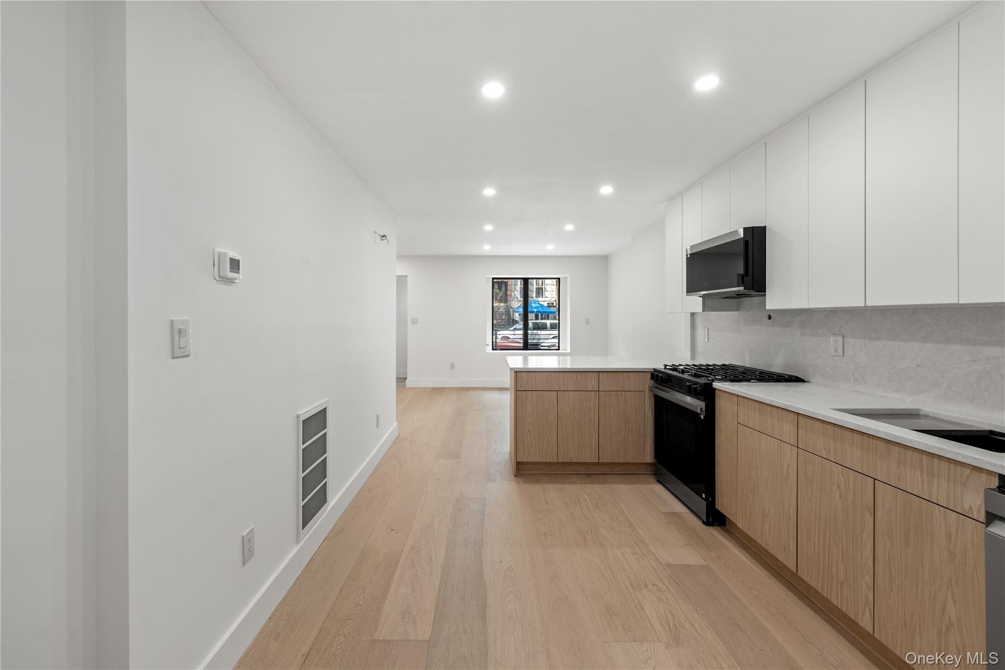 Single Family Bainbridge Street Brooklyn, NY 11233, MLS-1000499-22