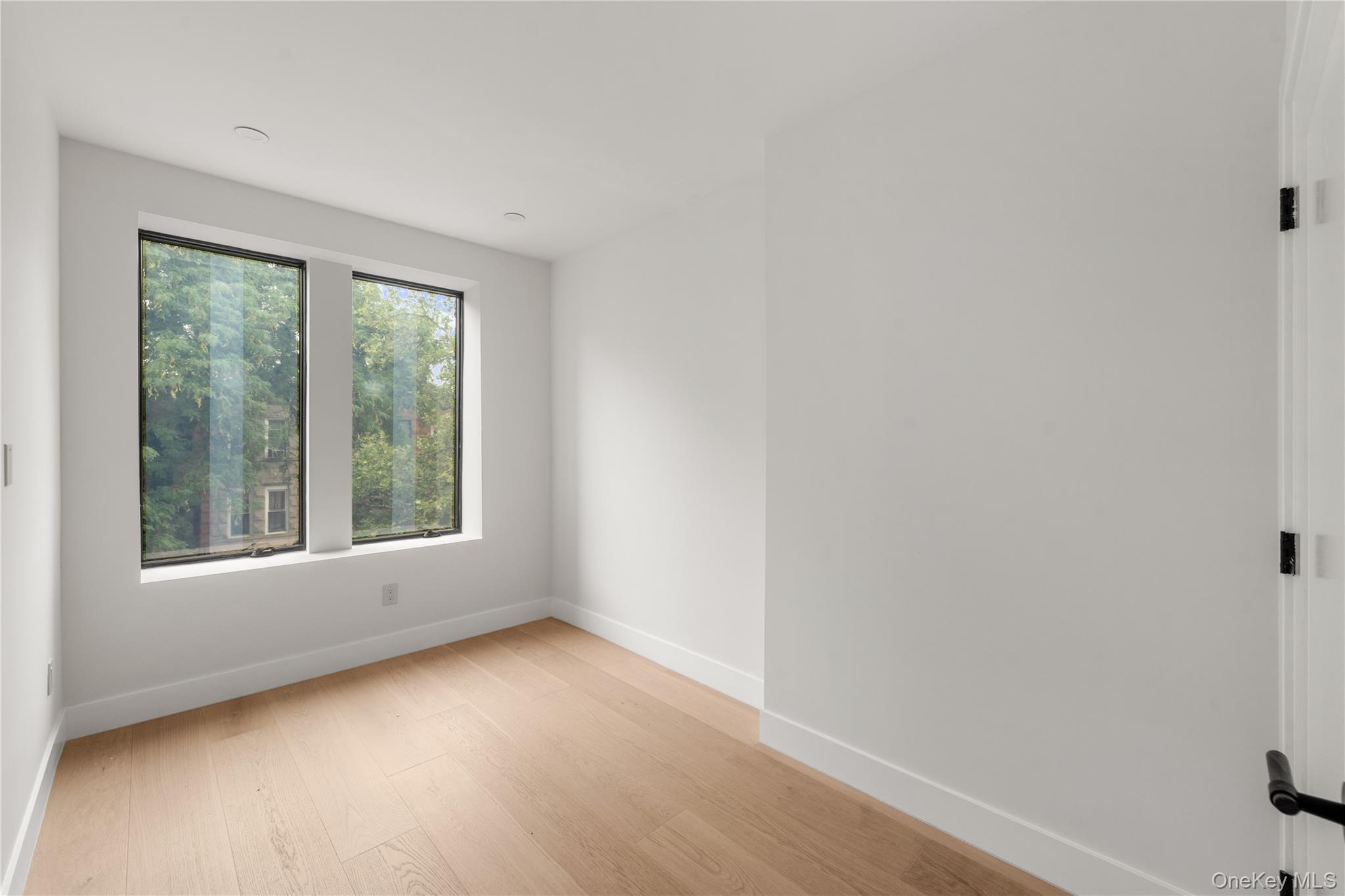 Single Family Bainbridge Street Brooklyn, NY 11233, MLS-1000499-24