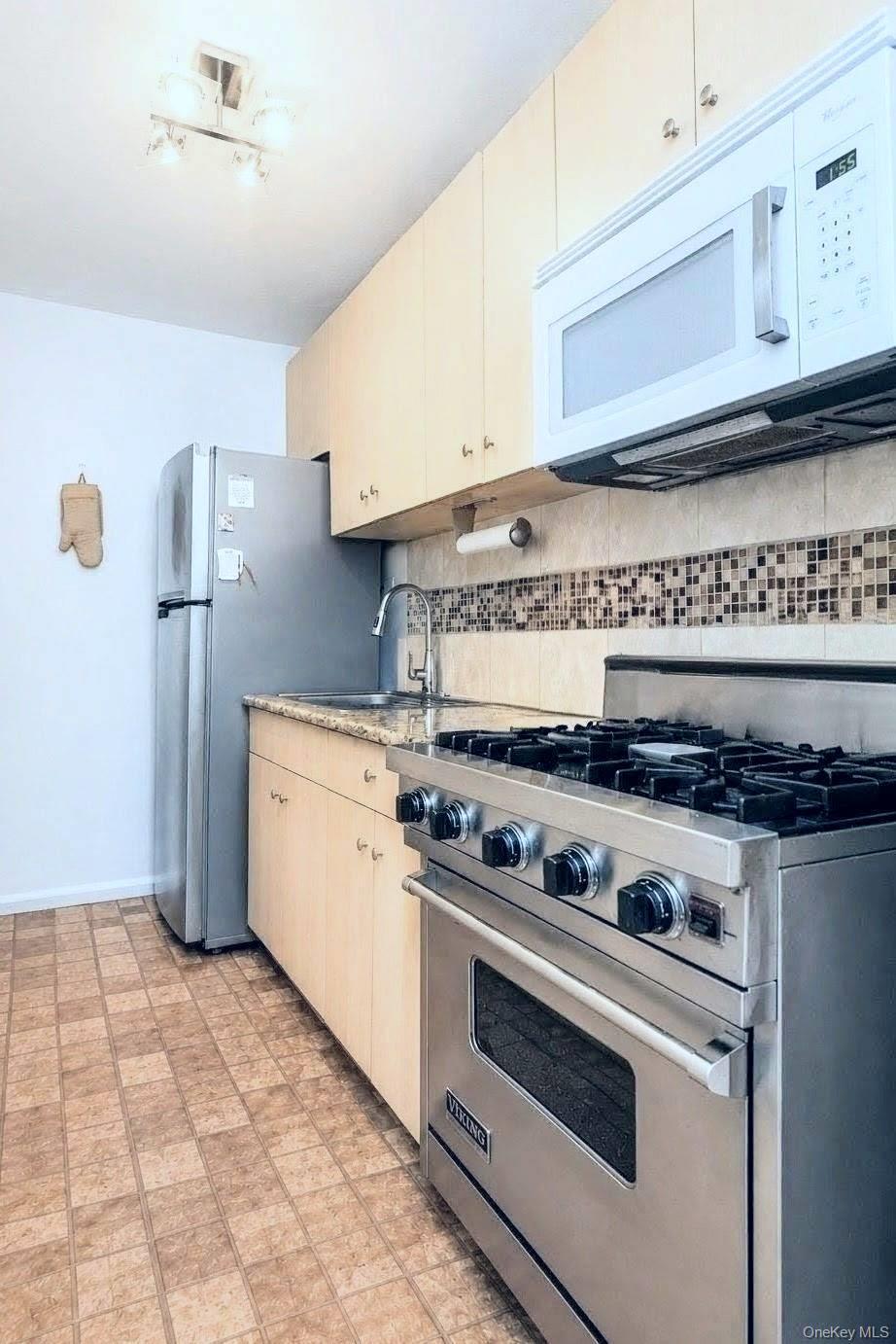 Condo Shore Road  Brooklyn, NY 11209, MLS-1000524-8