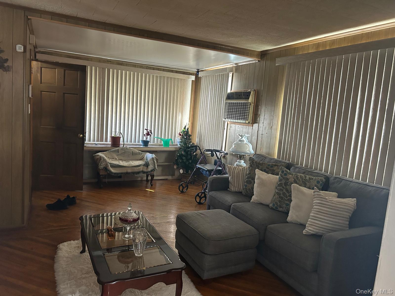Single Family 197th Queens, NY 11412, MLS-1000528-2