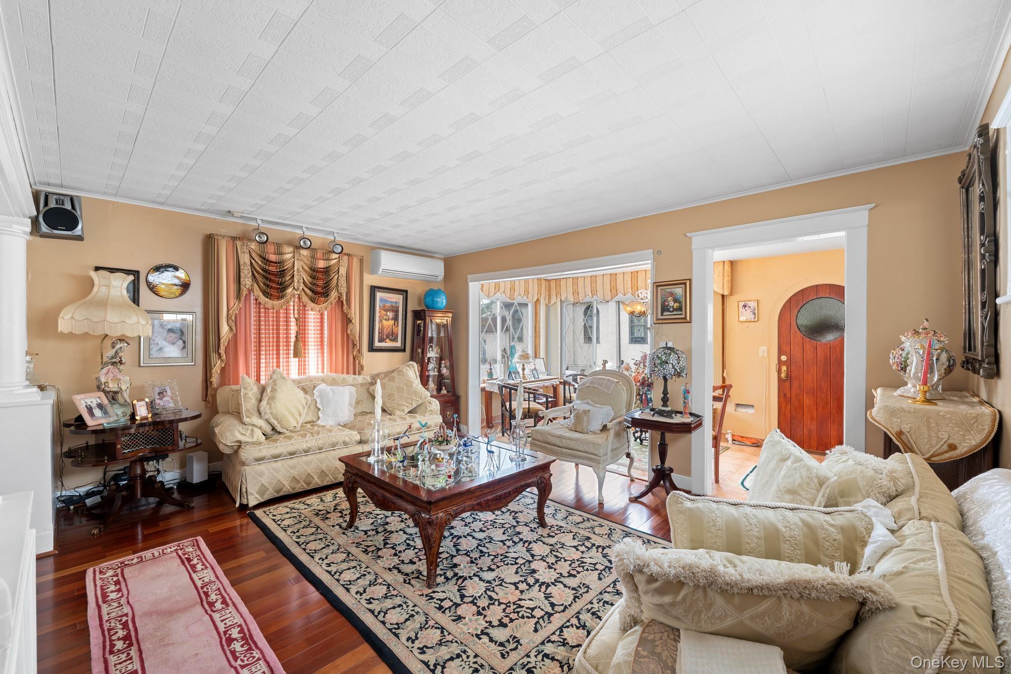 Single Family 101st Queens, NY 11414, MLS-1000564-24
