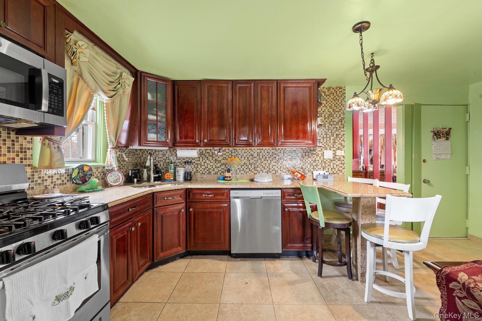 Single Family 101st Queens, NY 11414, MLS-1000564-31
