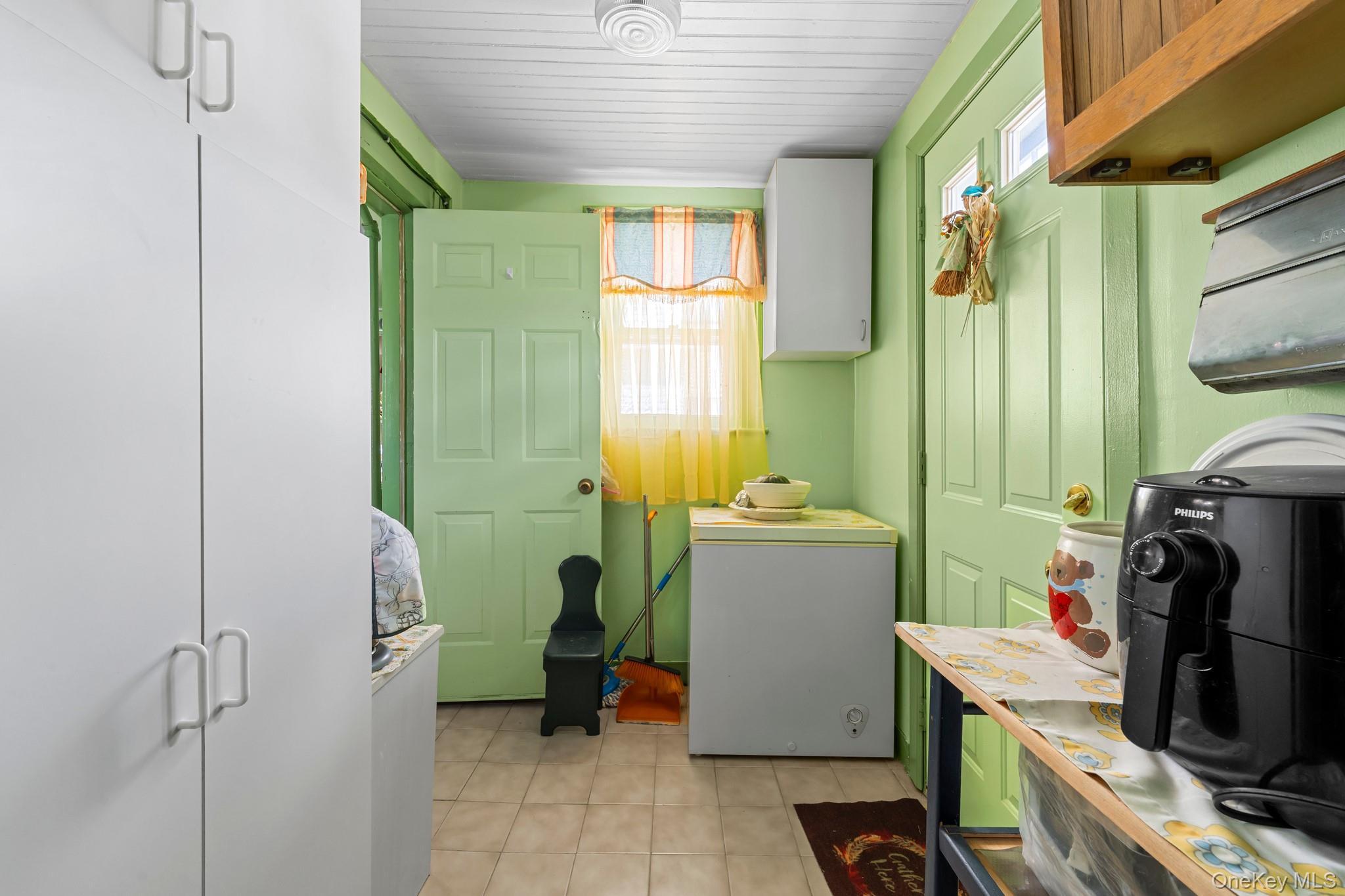 Single Family 101st Queens, NY 11414, MLS-1000564-36