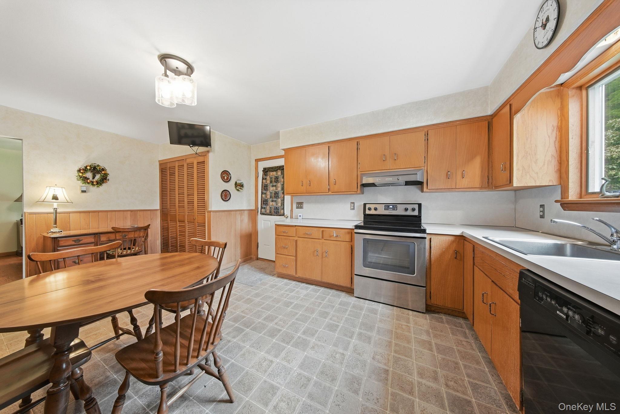 Single Family Airport Sullivan County, NY 12528, MLS-1000565-7