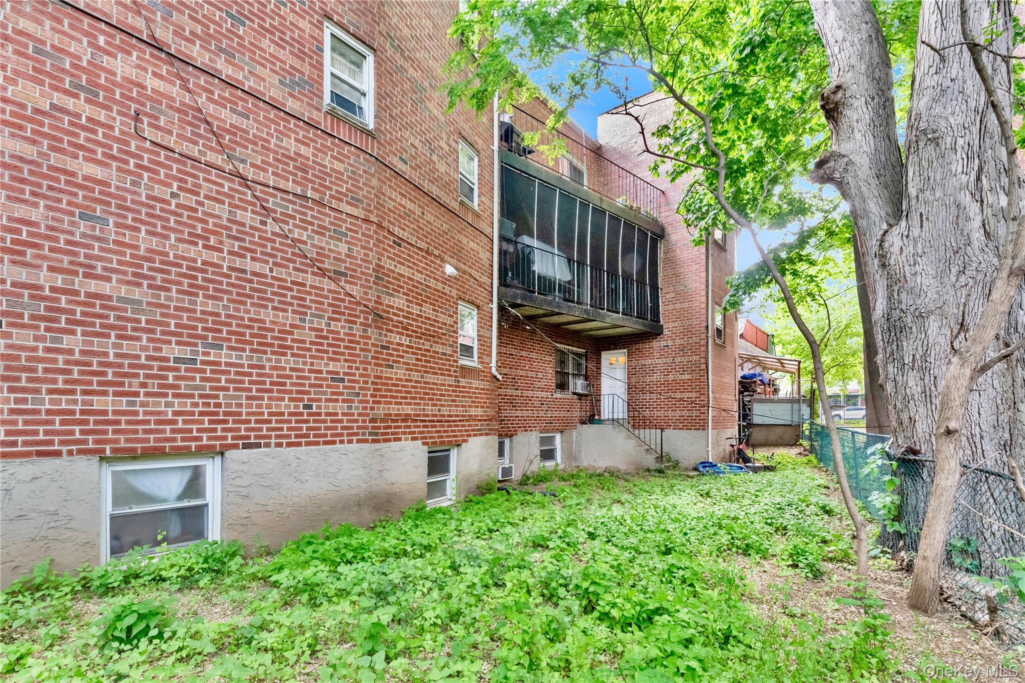 Single Family Utopia Parkway Queens, NY 11358, MLS-1000582-25