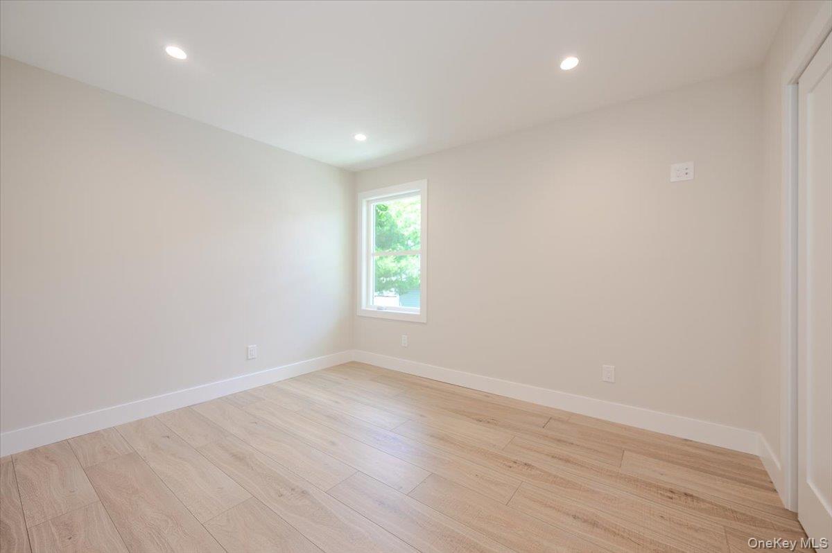 Single Family Barbara Court Nassau County, NY 11710, MLS-1000595-13