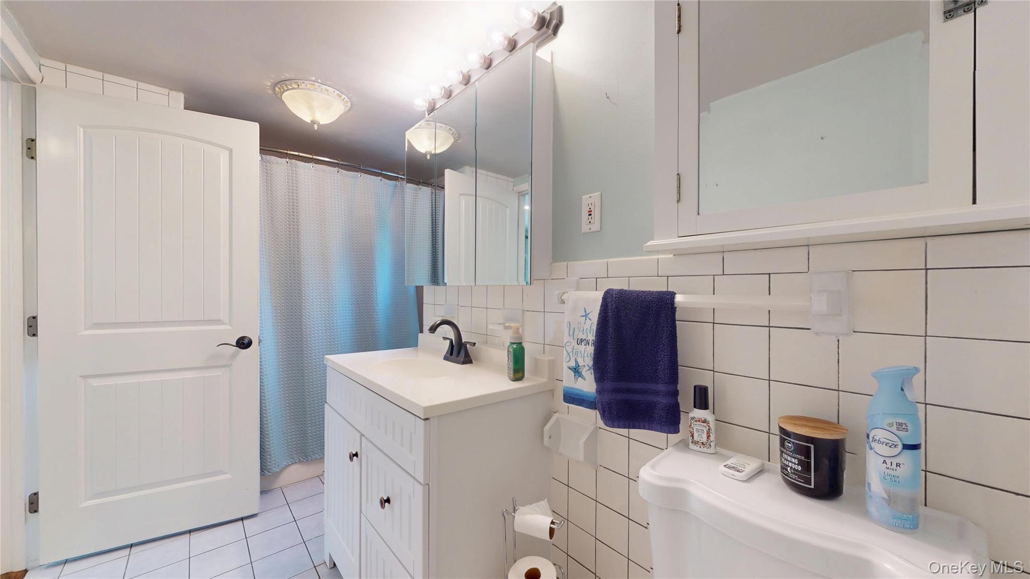 Single Family Summit Boulevard Suffolk County, NY 11977, MLS-1000601-11