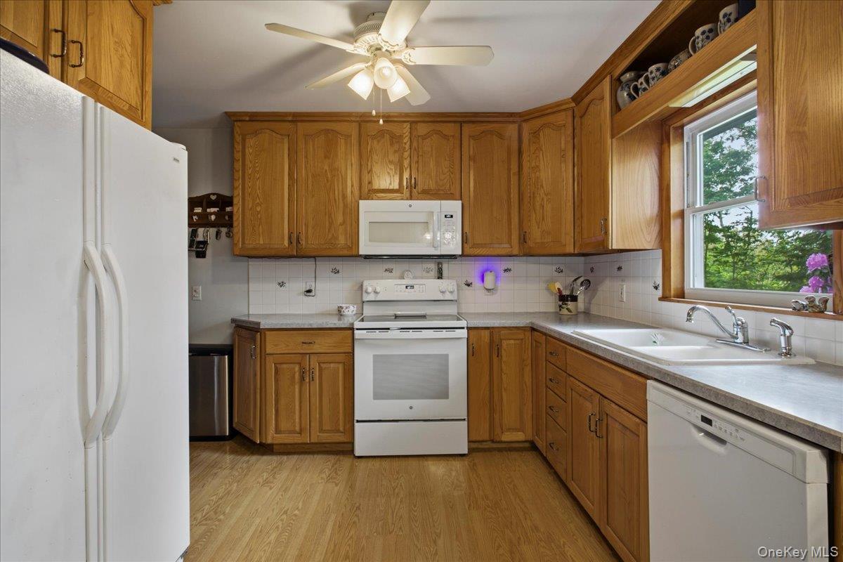 Single Family Greentree Dutchess County, NY 12538, MLS-1000607-10