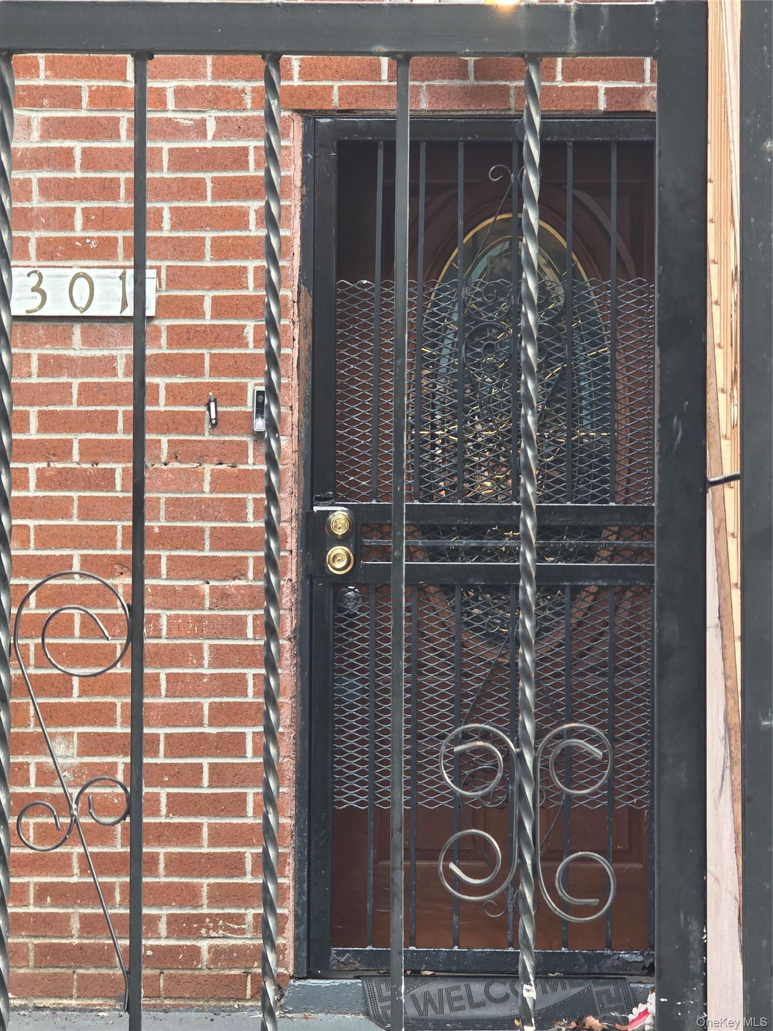 Apartment Wyona  Brooklyn, NY 11207, MLS-1000641-2