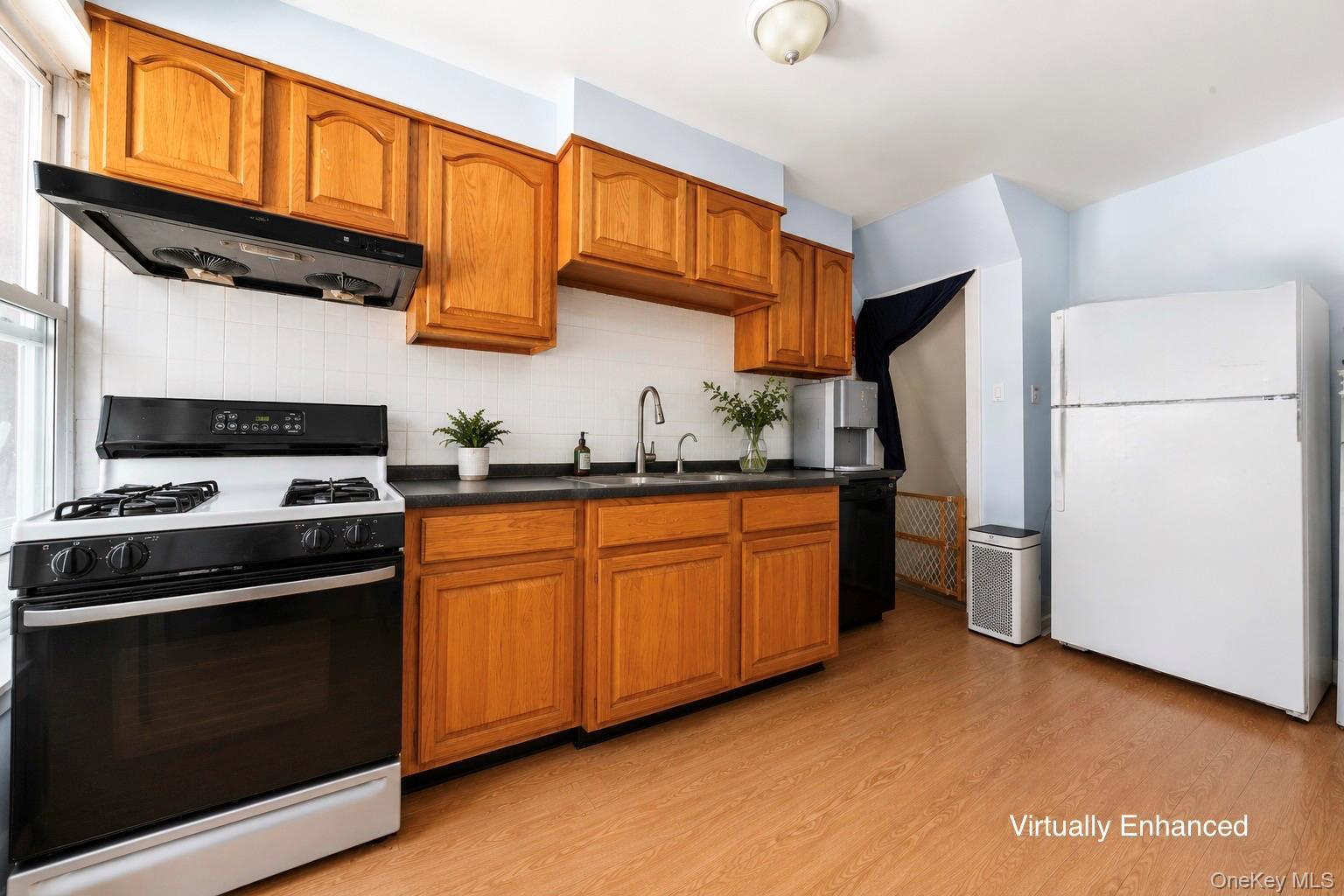 Single Family Burns Queens, NY 11375, MLS-1000666-13