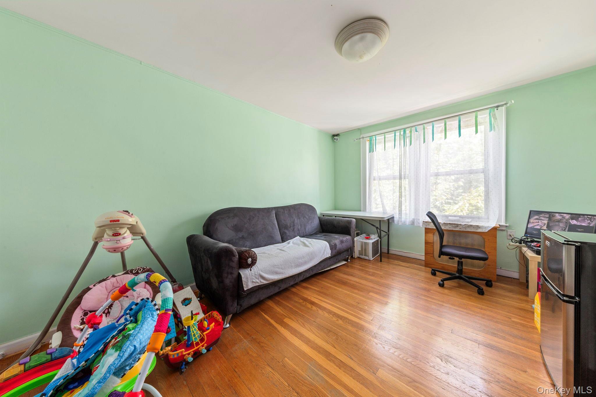 Single Family Burns Queens, NY 11375, MLS-1000666-18