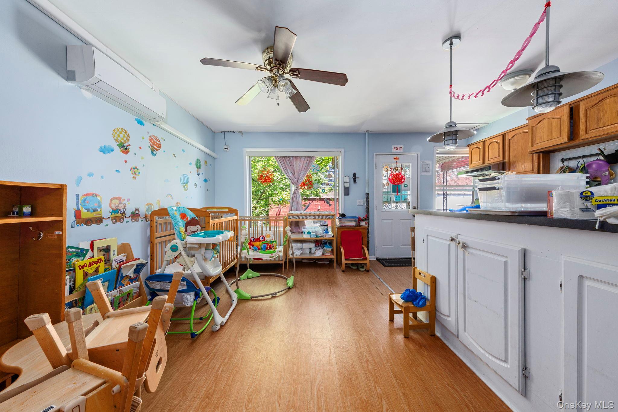 Single Family Burns Queens, NY 11375, MLS-1000666-8