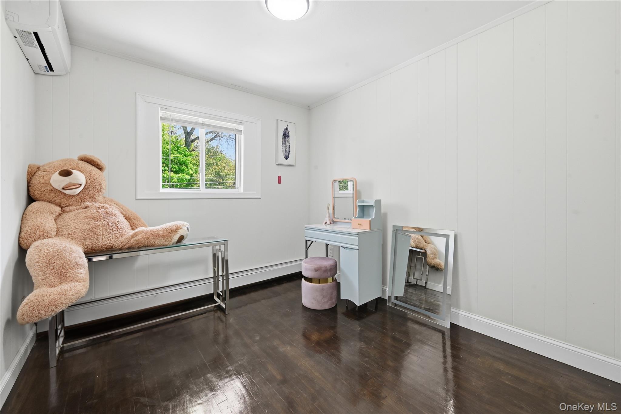 Single Family Park Drive E Nassau County, NY 11791, MLS-1000693-16