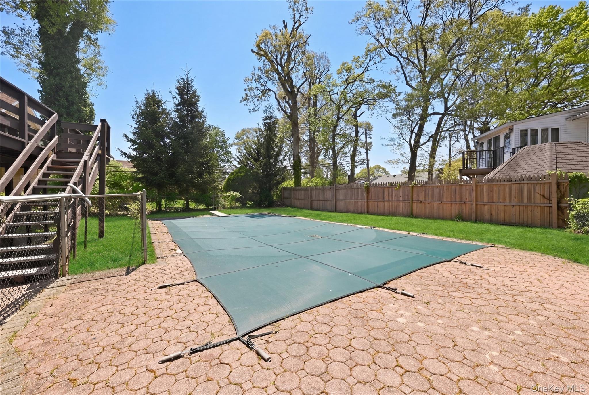 Single Family Park Drive E Nassau County, NY 11791, MLS-1000693-27