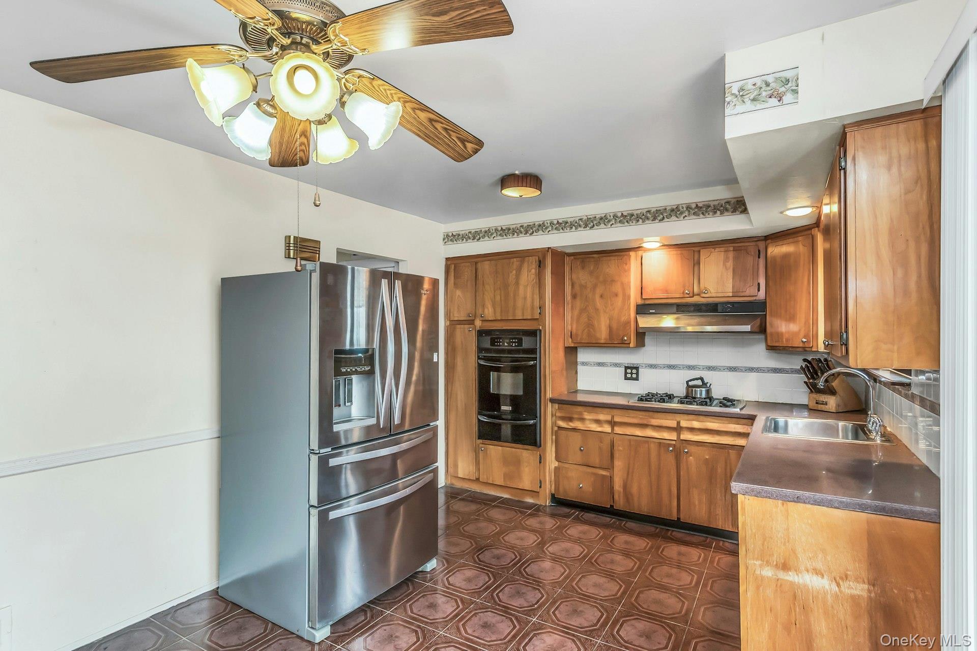 Single Family Avenue N Brooklyn, NY 11236, MLS-1000706-10