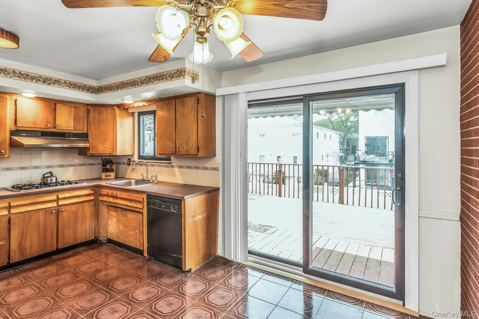 Single Family Avenue N Brooklyn, NY 11236, MLS-1000706-9