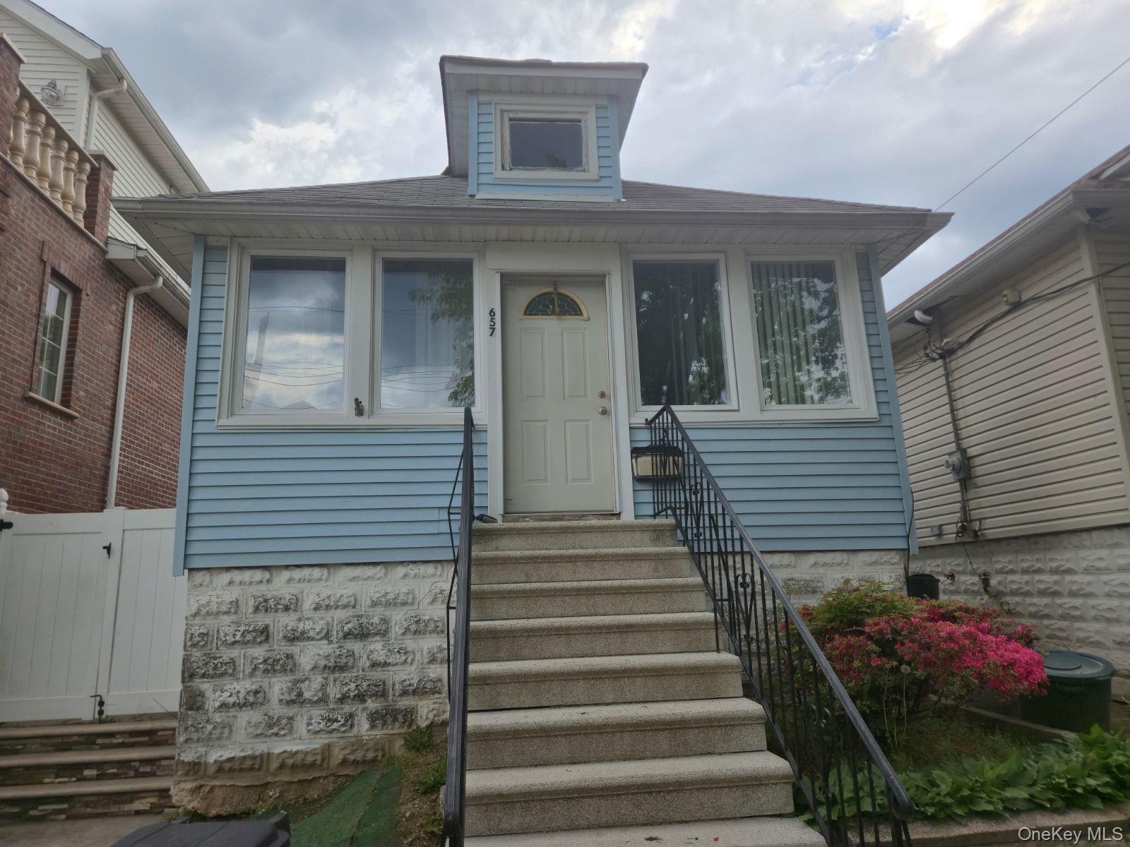 Single Family Wilcox  Bronx, NY 10465, MLS-1000735-4