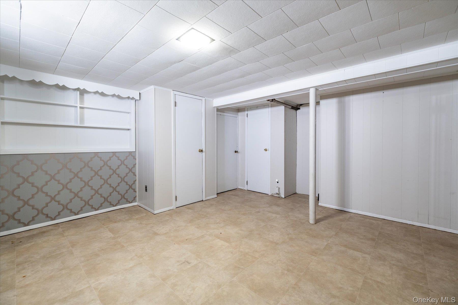 Single Family 6th Queens, NY 11357, MLS-1000755-12