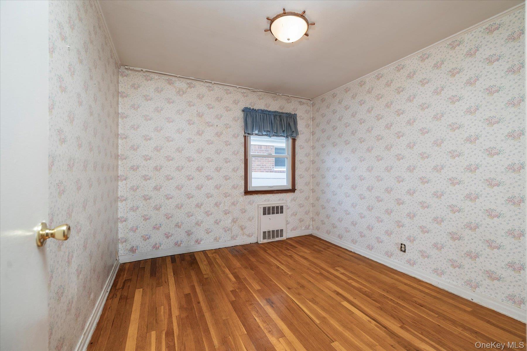Single Family 6th Queens, NY 11357, MLS-1000755-14