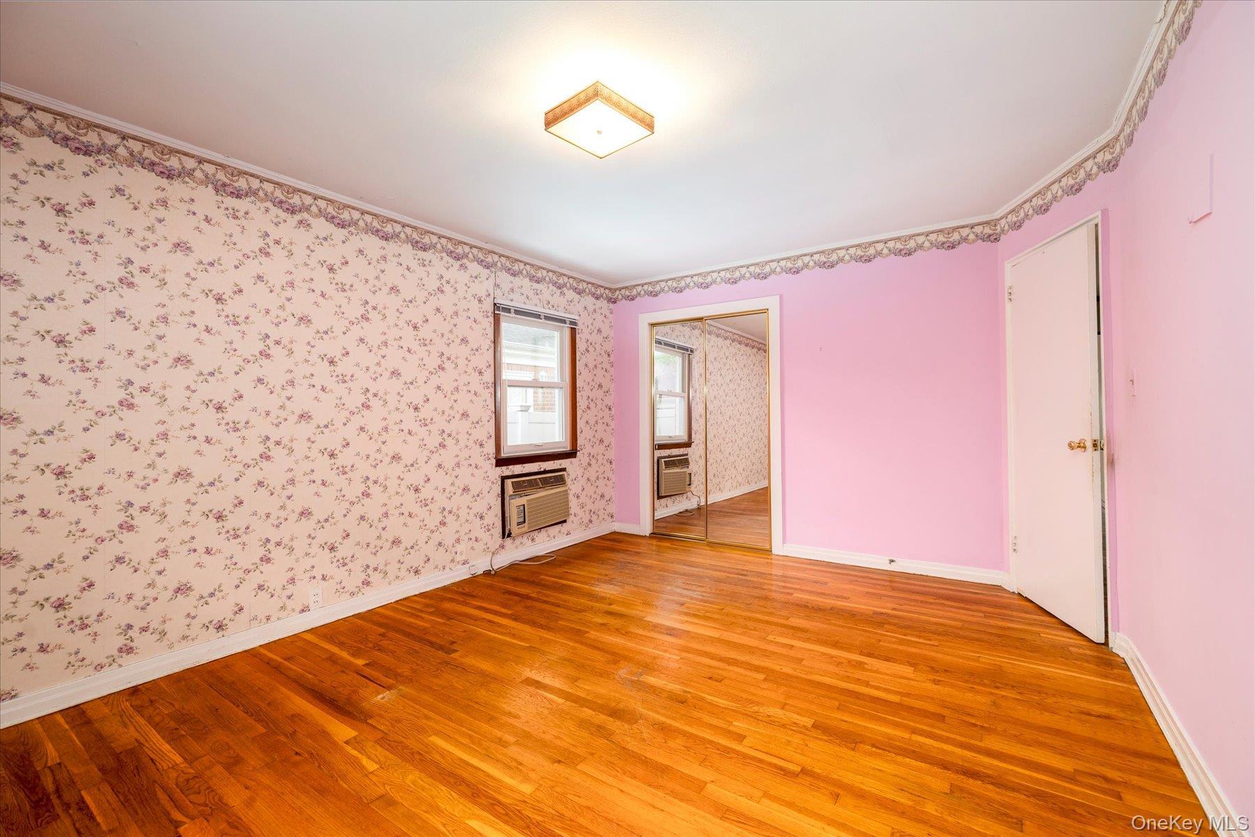 Single Family 6th Queens, NY 11357, MLS-1000755-16