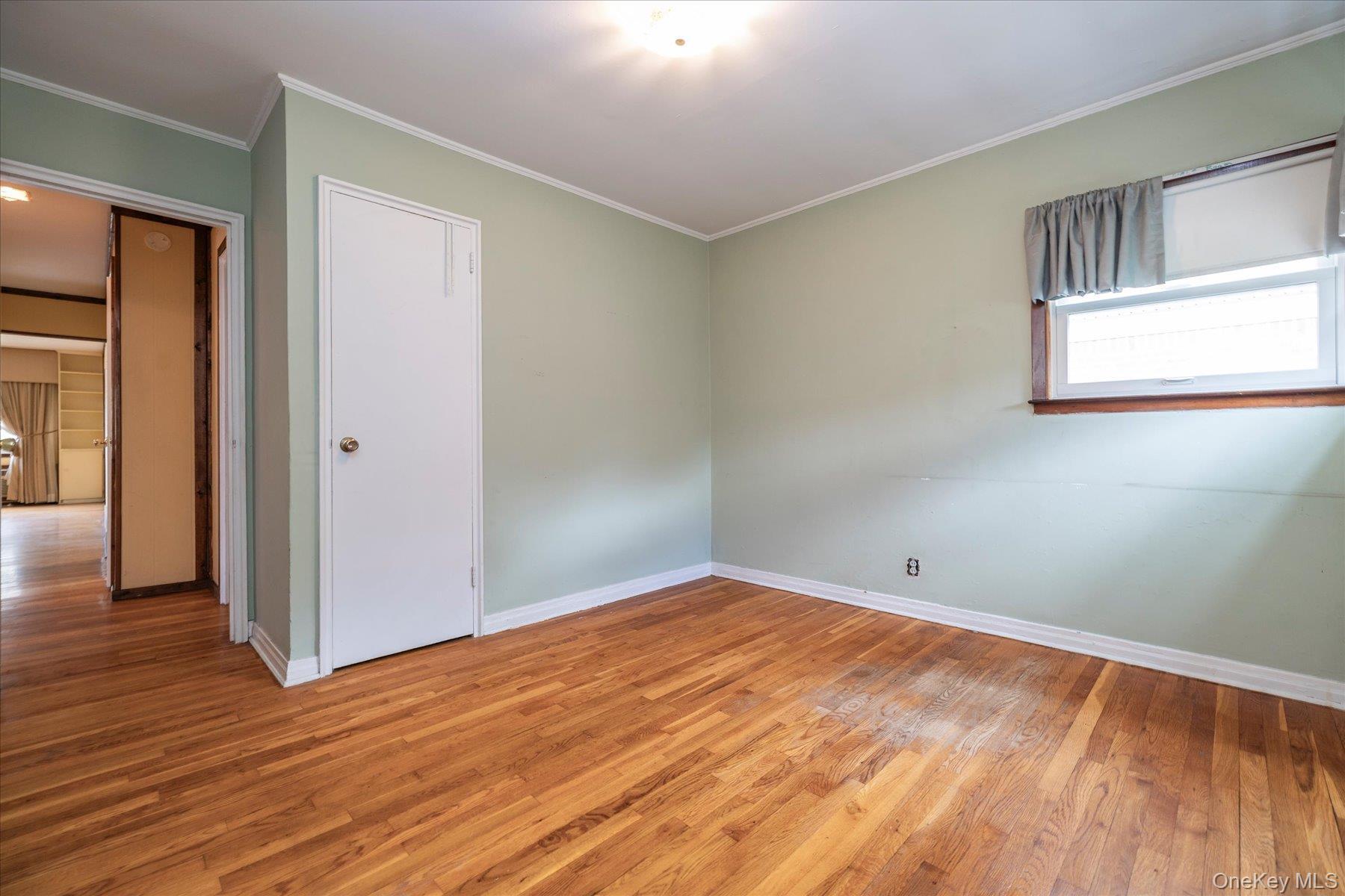 Single Family 6th Queens, NY 11357, MLS-1000755-20
