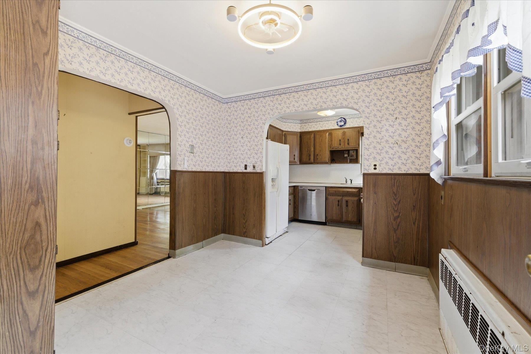 Single Family 6th Queens, NY 11357, MLS-1000755-21
