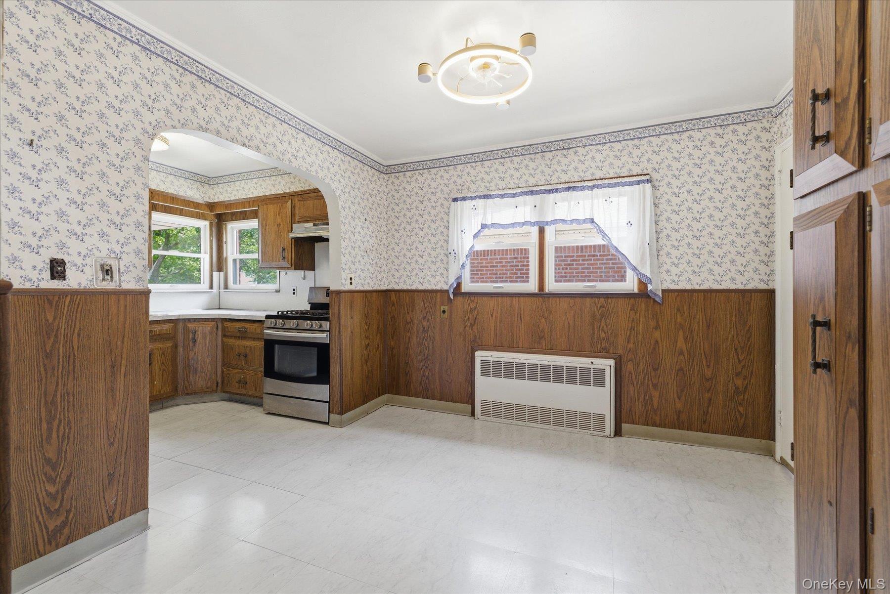 Single Family 6th Queens, NY 11357, MLS-1000755-23