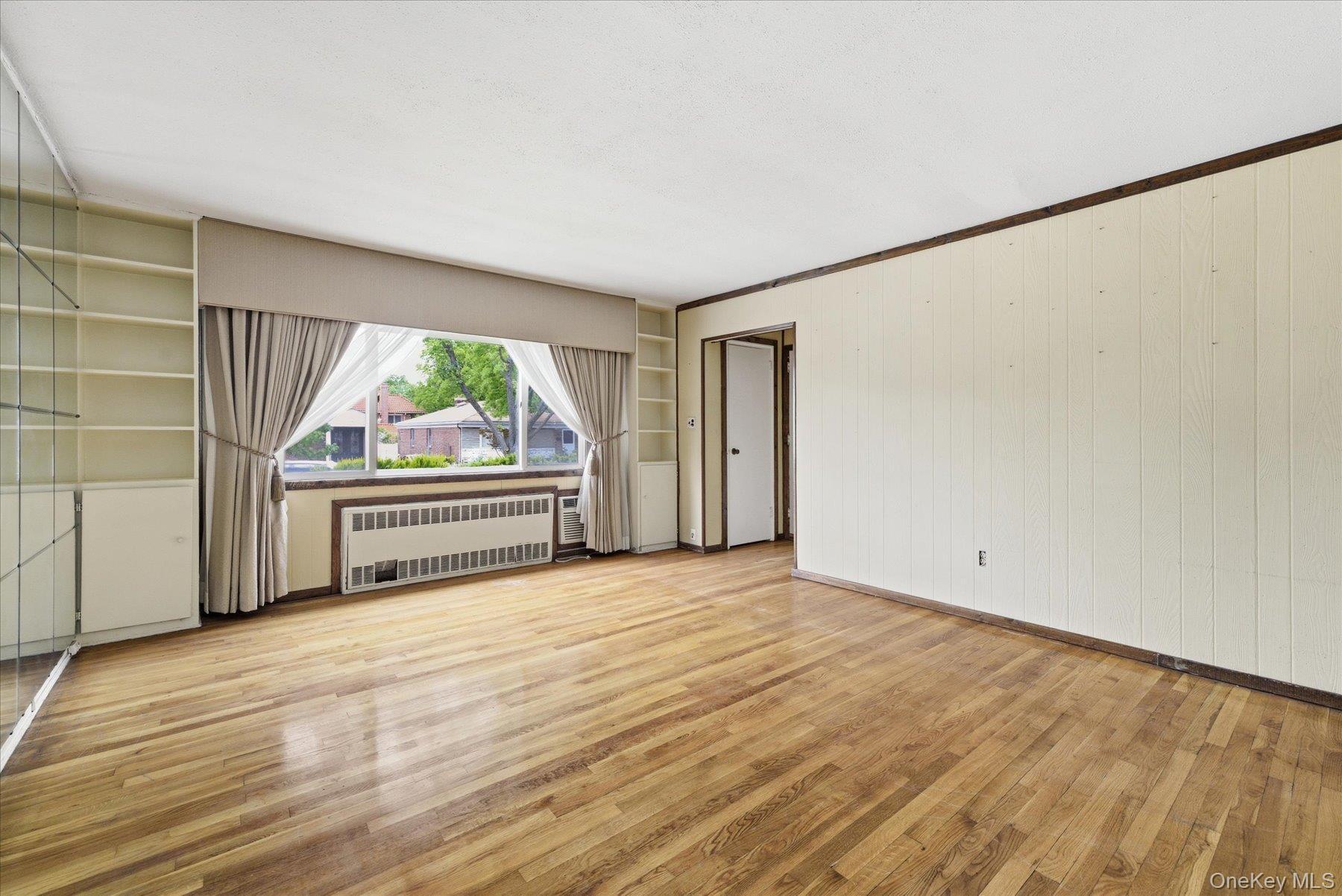 Single Family 6th Queens, NY 11357, MLS-1000755-27