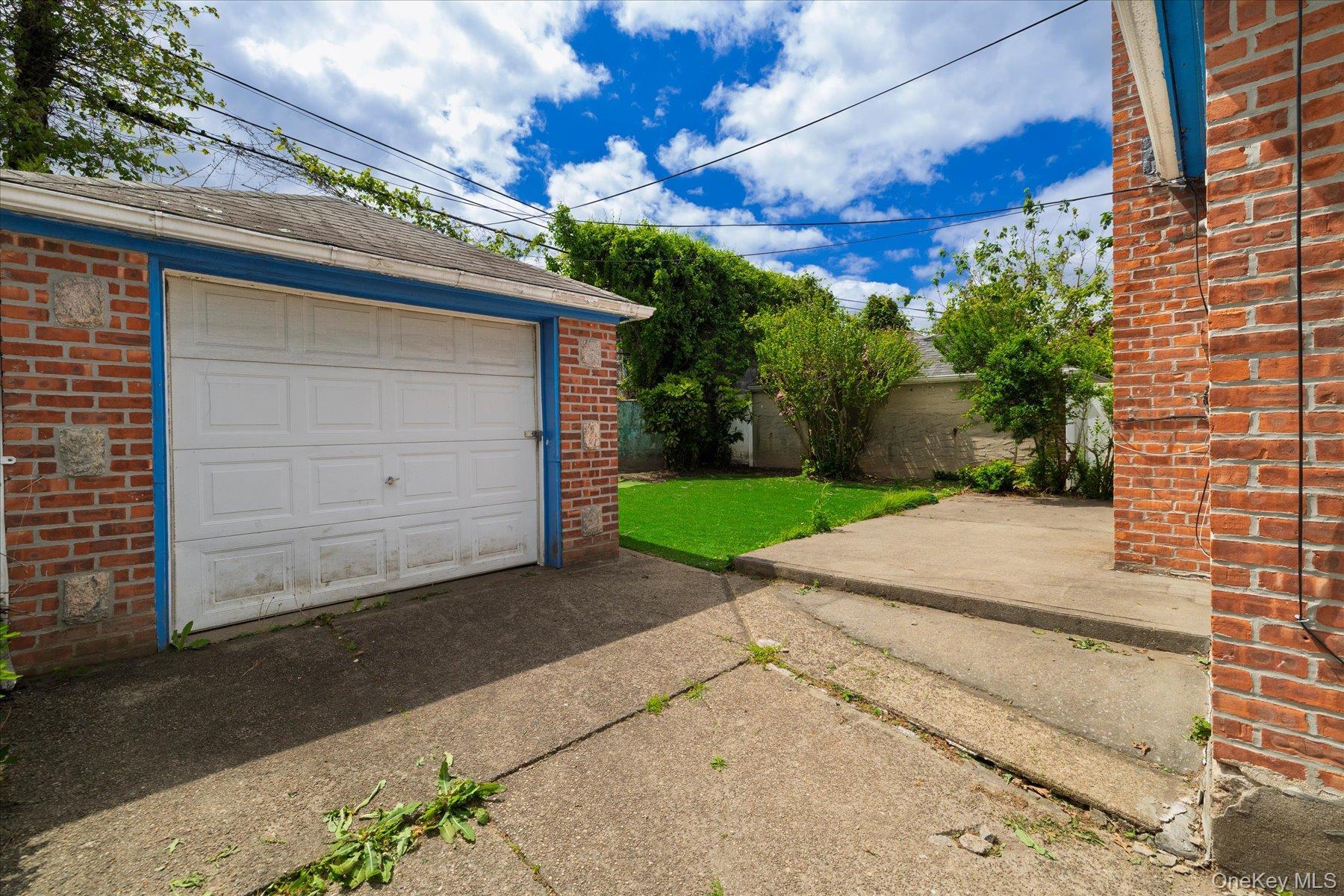 Single Family 6th Queens, NY 11357, MLS-1000755-5
