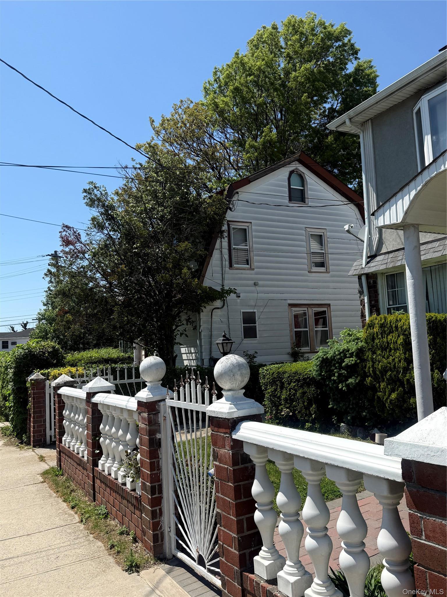 Single Family 140th Avenue  Queens, NY 11434, MLS-1000781-9
