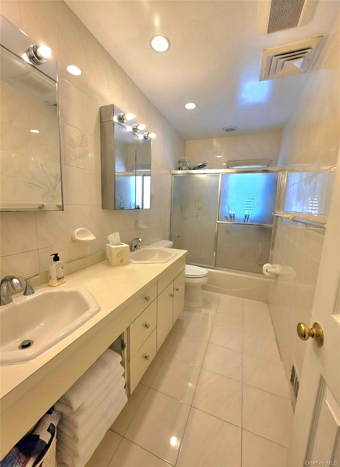 Single Family 165th Avenue  Queens, NY 11414, MLS-1000788-15