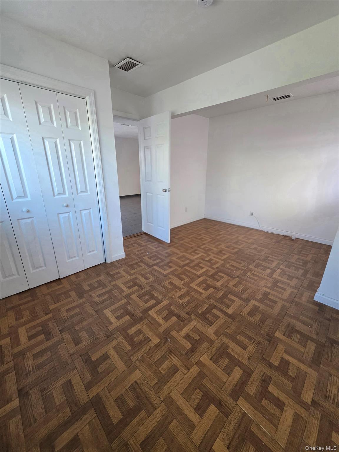 Single Family 165th Avenue  Queens, NY 11414, MLS-1000788-20