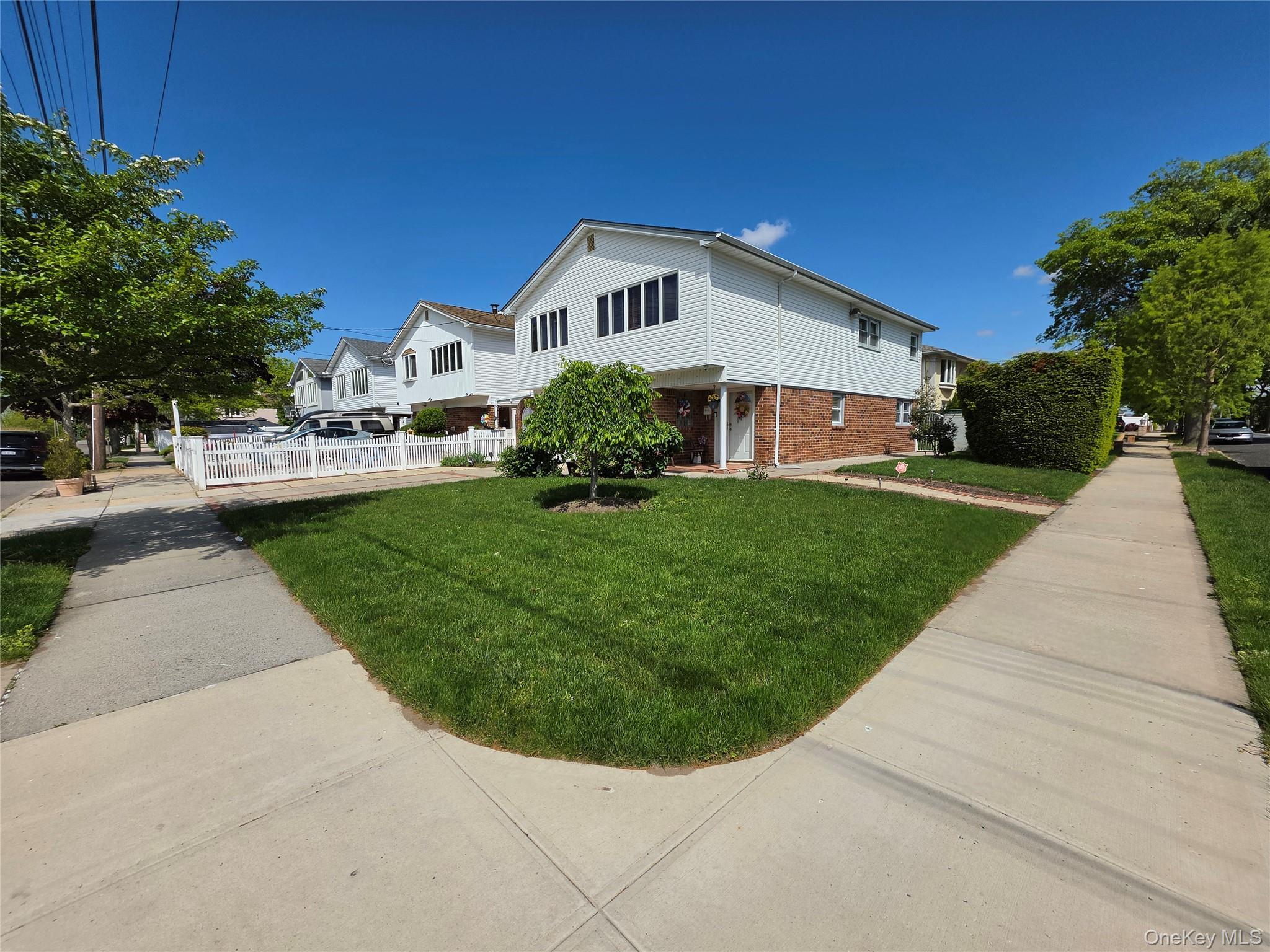 Single Family 165th Avenue  Queens, NY 11414, MLS-1000788-26