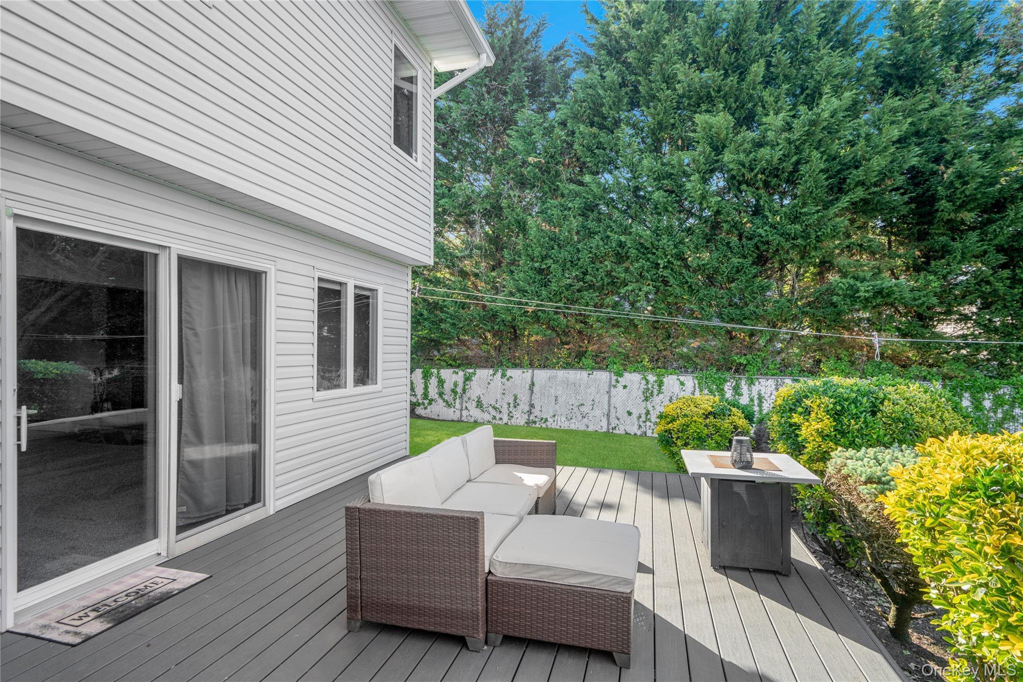 Single Family Biltmore Avenue Extension  Suffolk County, NY 11769, MLS-1000816-18