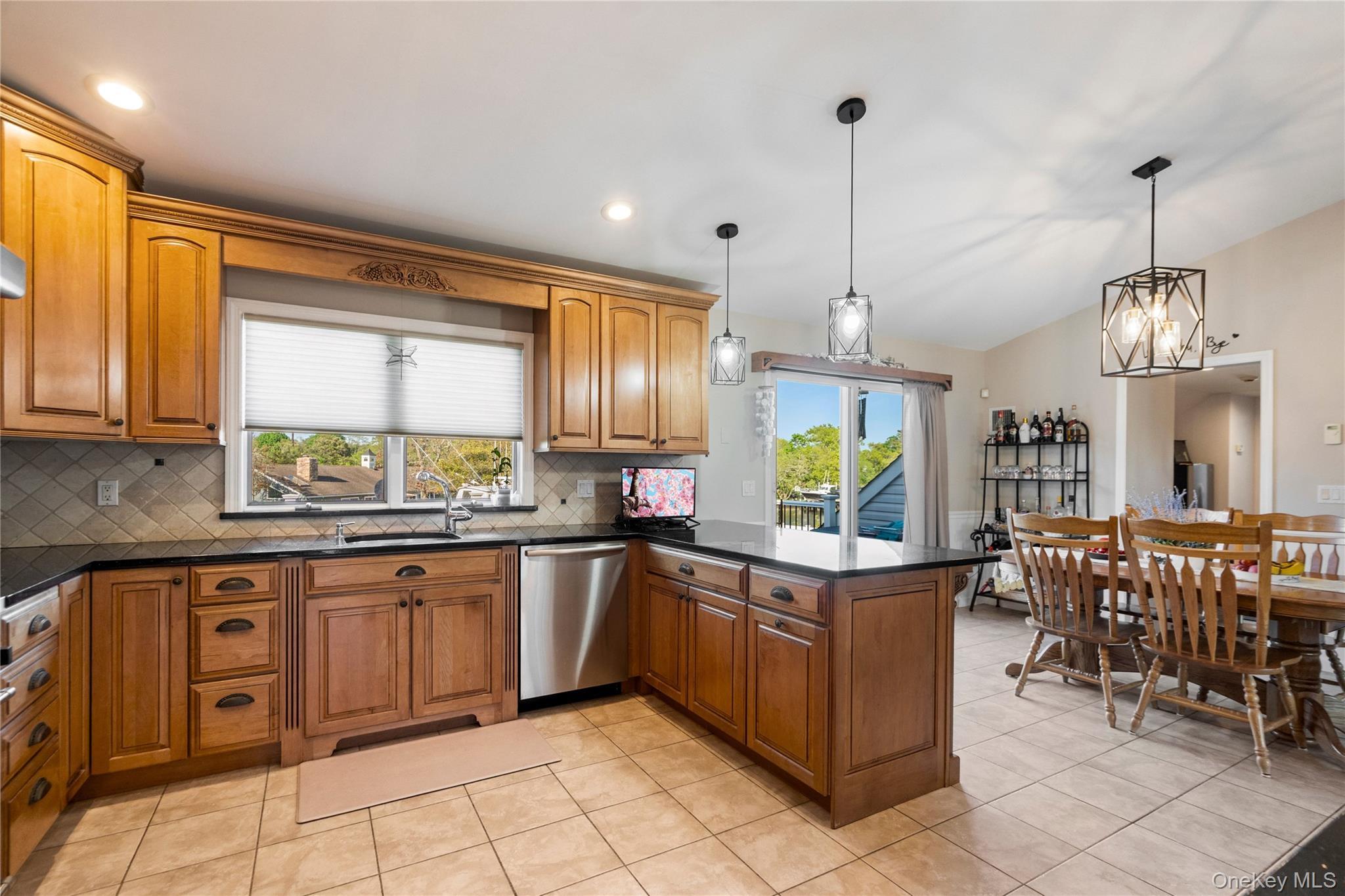 Single Family Biltmore Avenue Extension  Suffolk County, NY 11769, MLS-1000816-24