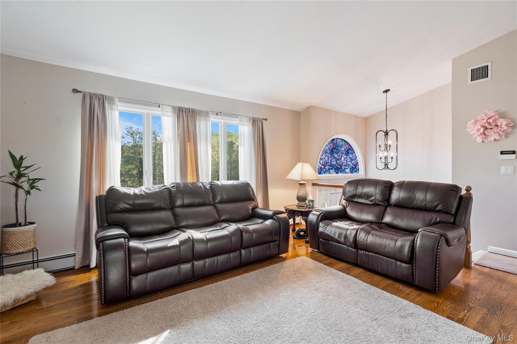 Single Family Biltmore Avenue Extension  Suffolk County, NY 11769, MLS-1000816-25
