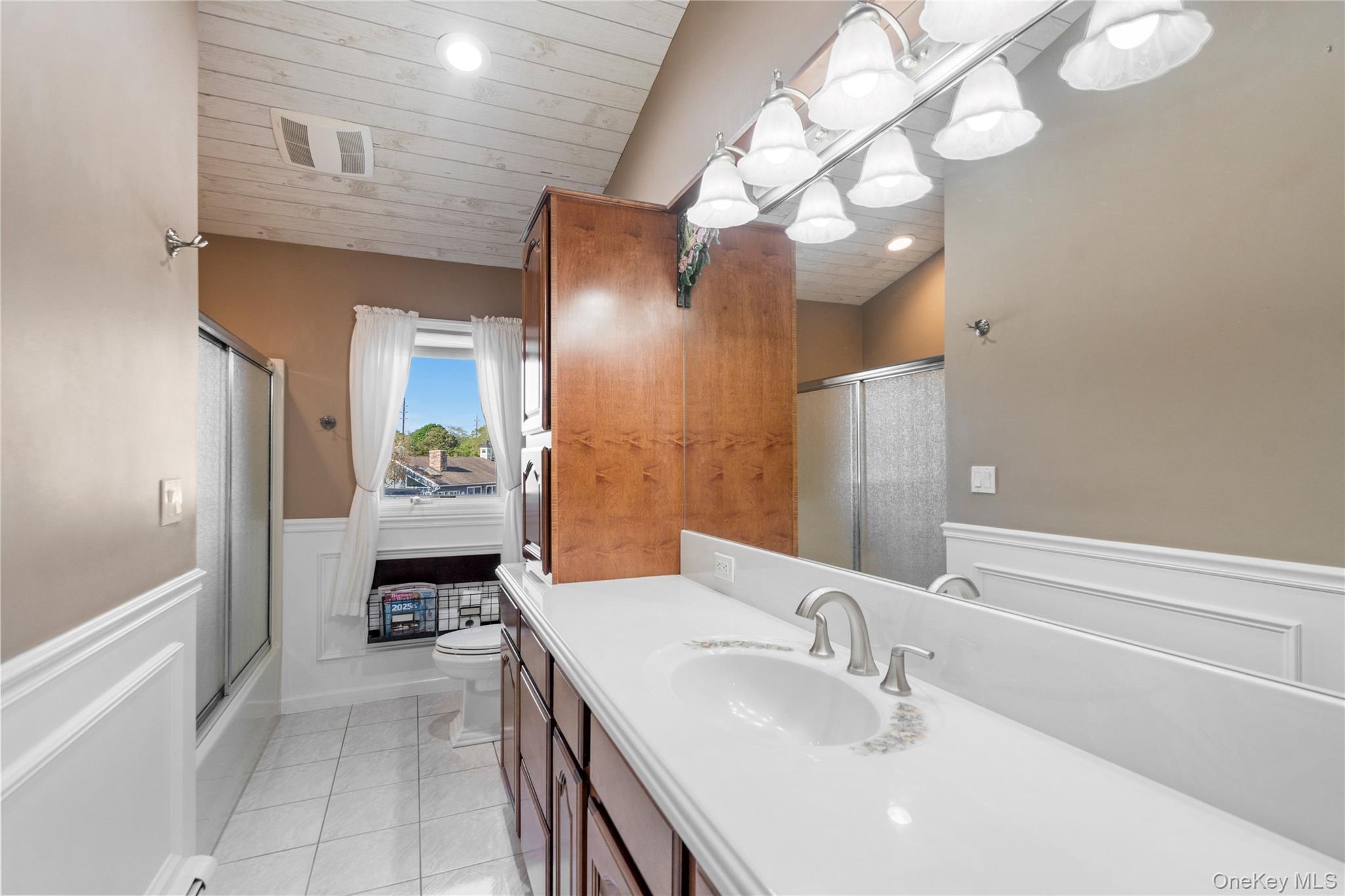 Single Family Biltmore Avenue Extension  Suffolk County, NY 11769, MLS-1000816-28