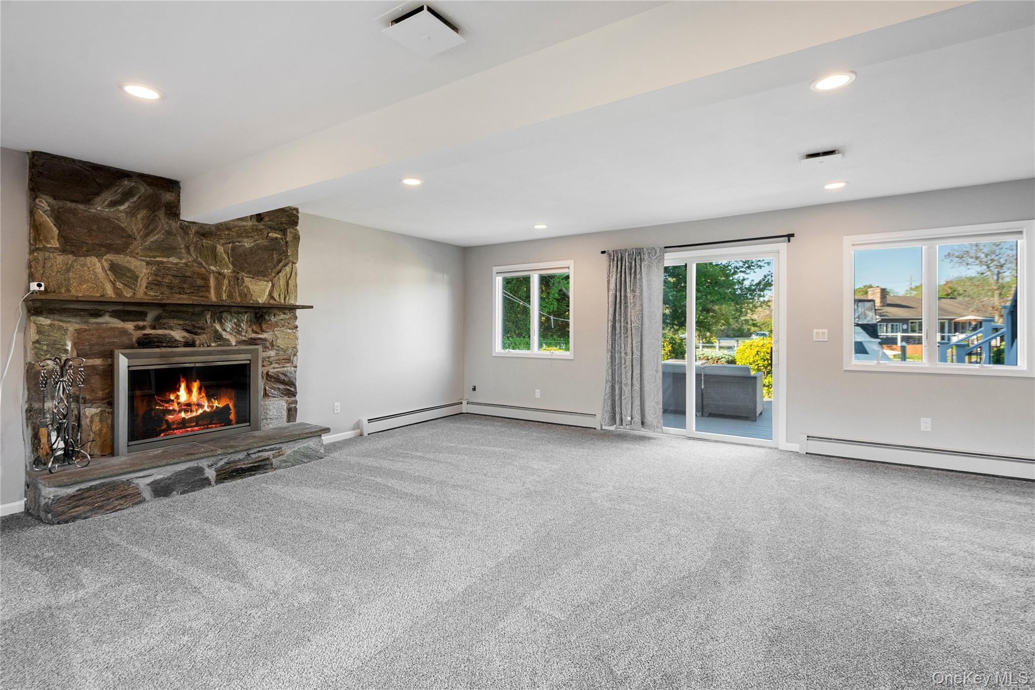 Single Family Biltmore Avenue Extension  Suffolk County, NY 11769, MLS-1000816-33