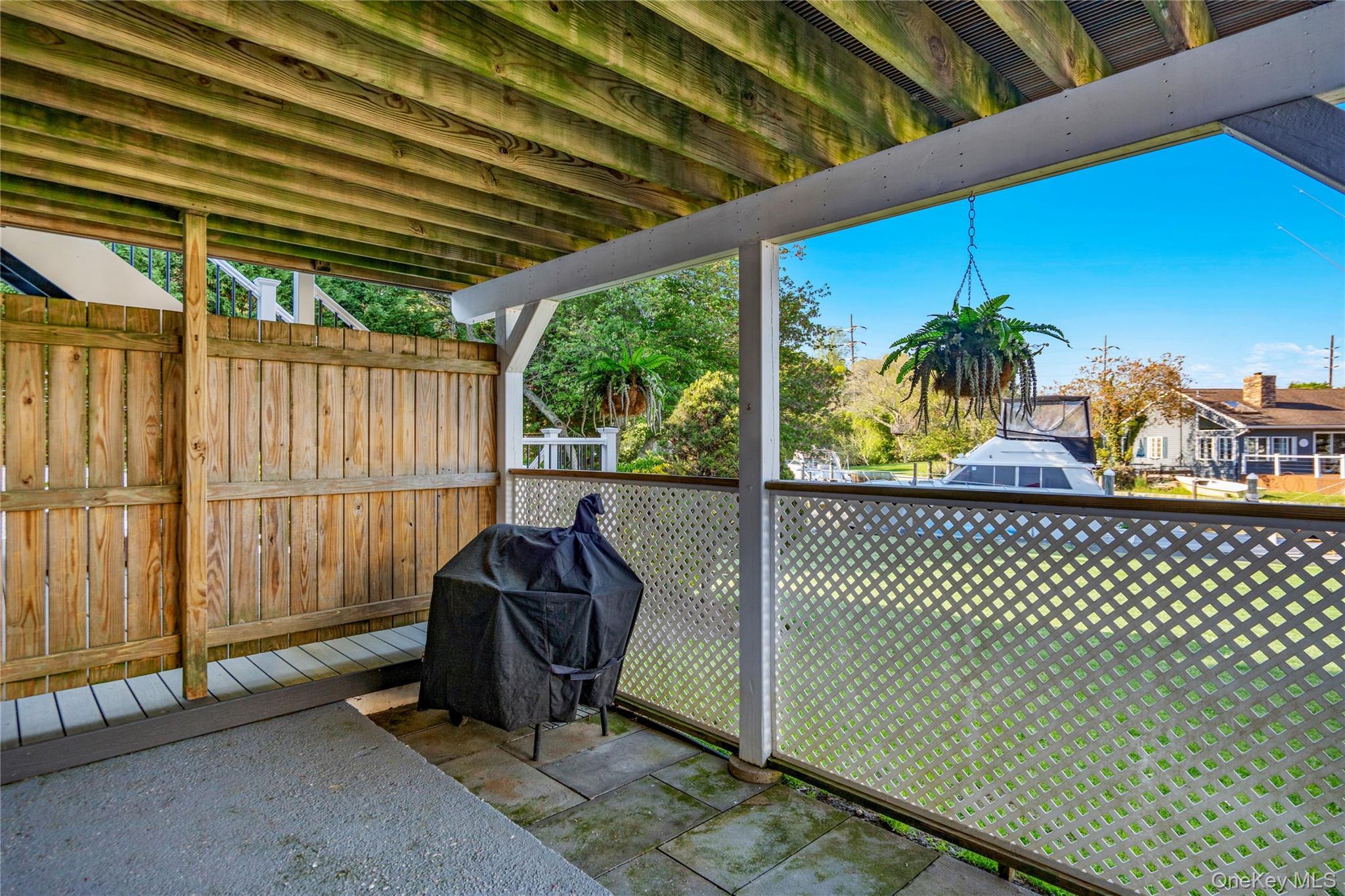 Single Family Biltmore Avenue Extension  Suffolk County, NY 11769, MLS-1000816-36