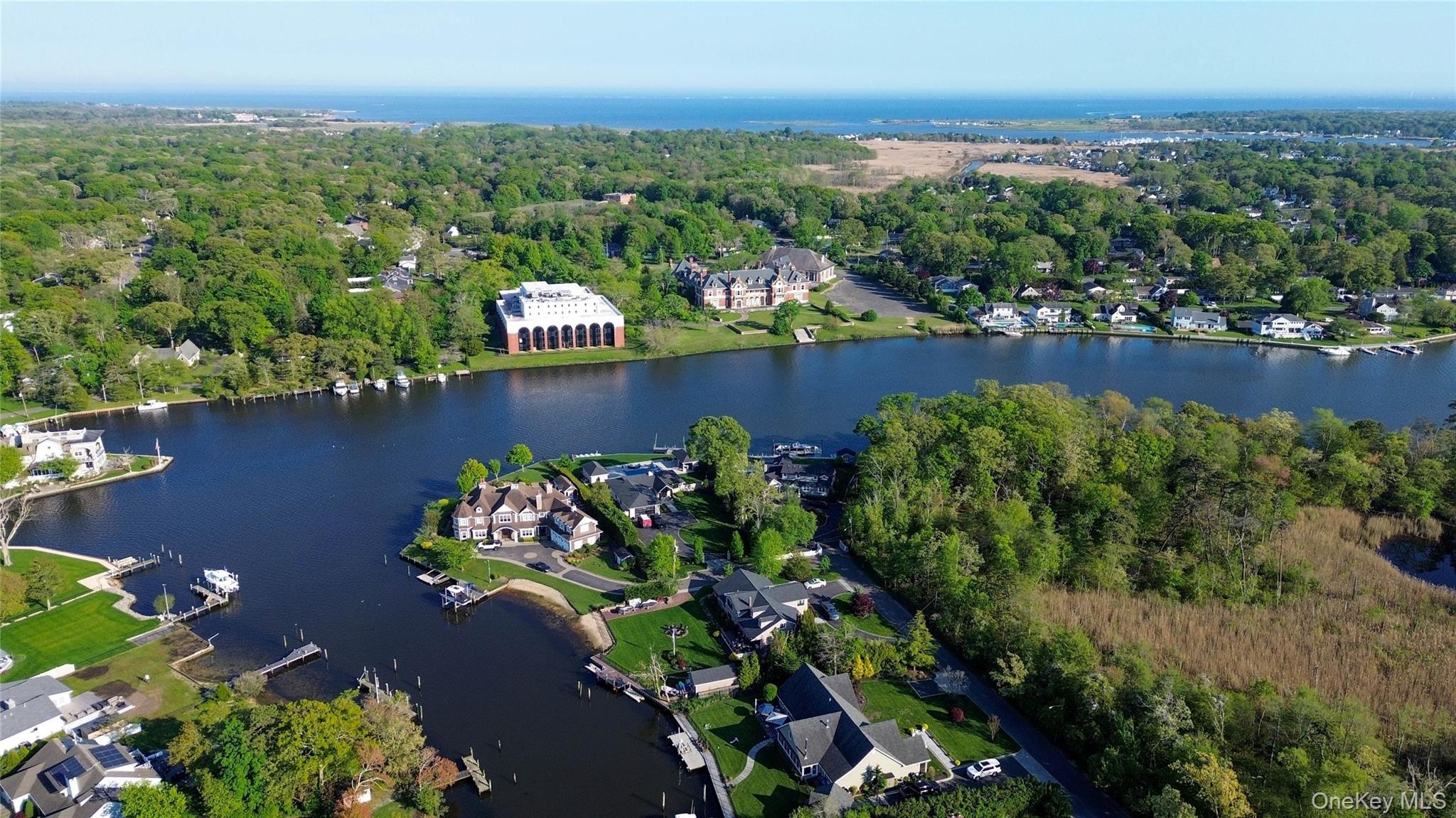 Single Family Biltmore Avenue Extension  Suffolk County, NY 11769, MLS-1000816-4