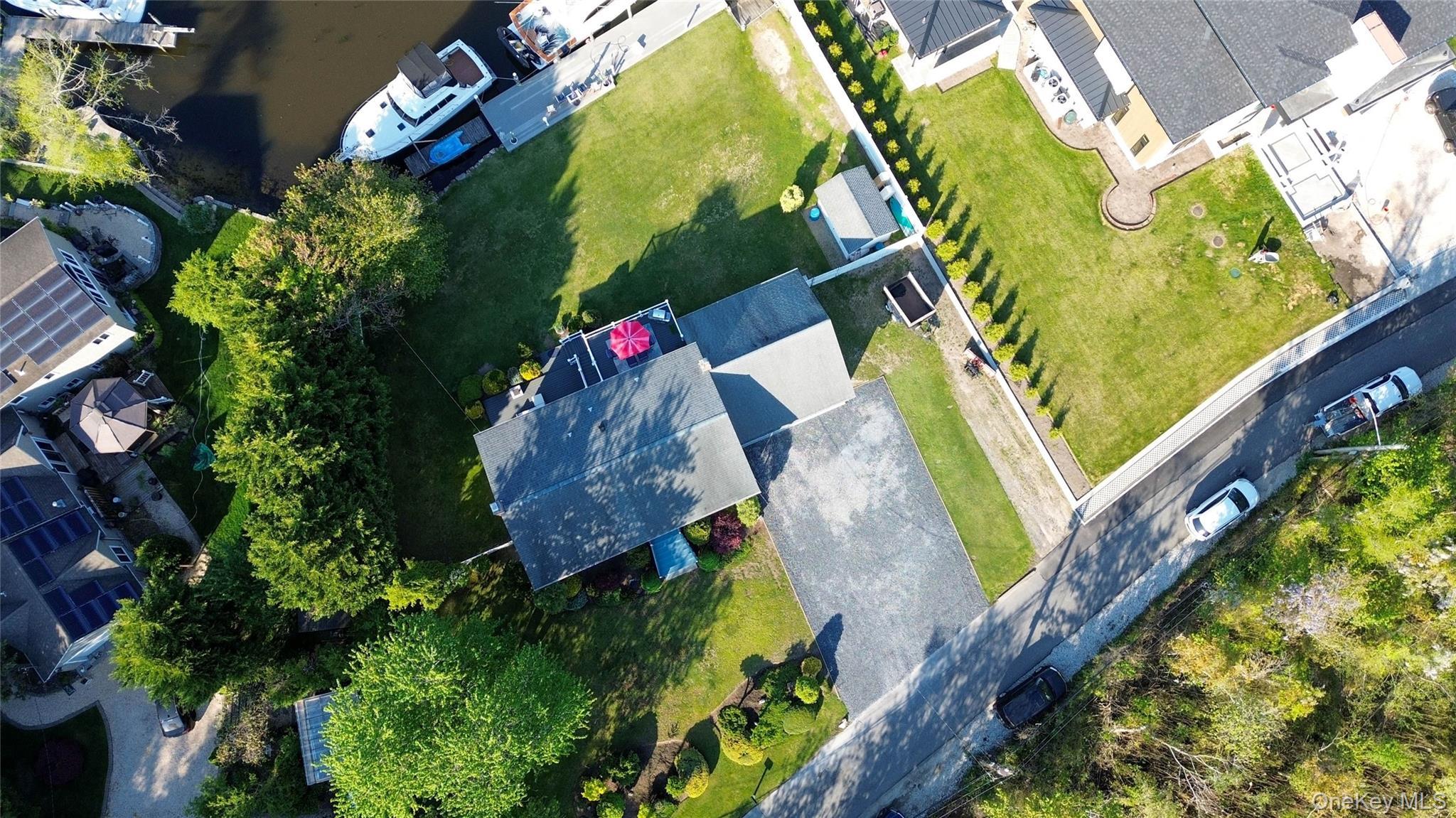 Single Family Biltmore Avenue Extension  Suffolk County, NY 11769, MLS-1000816-6