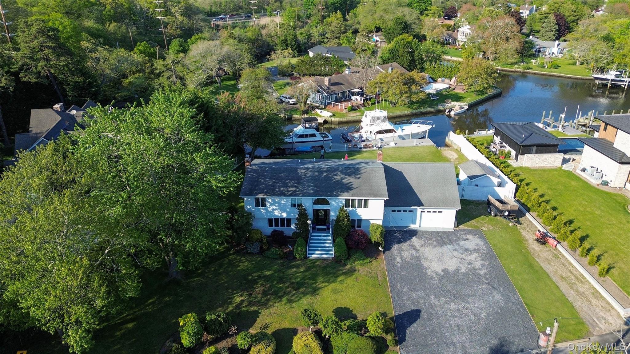 Single Family Biltmore Avenue Extension  Suffolk County, NY 11769, MLS-1000816-8