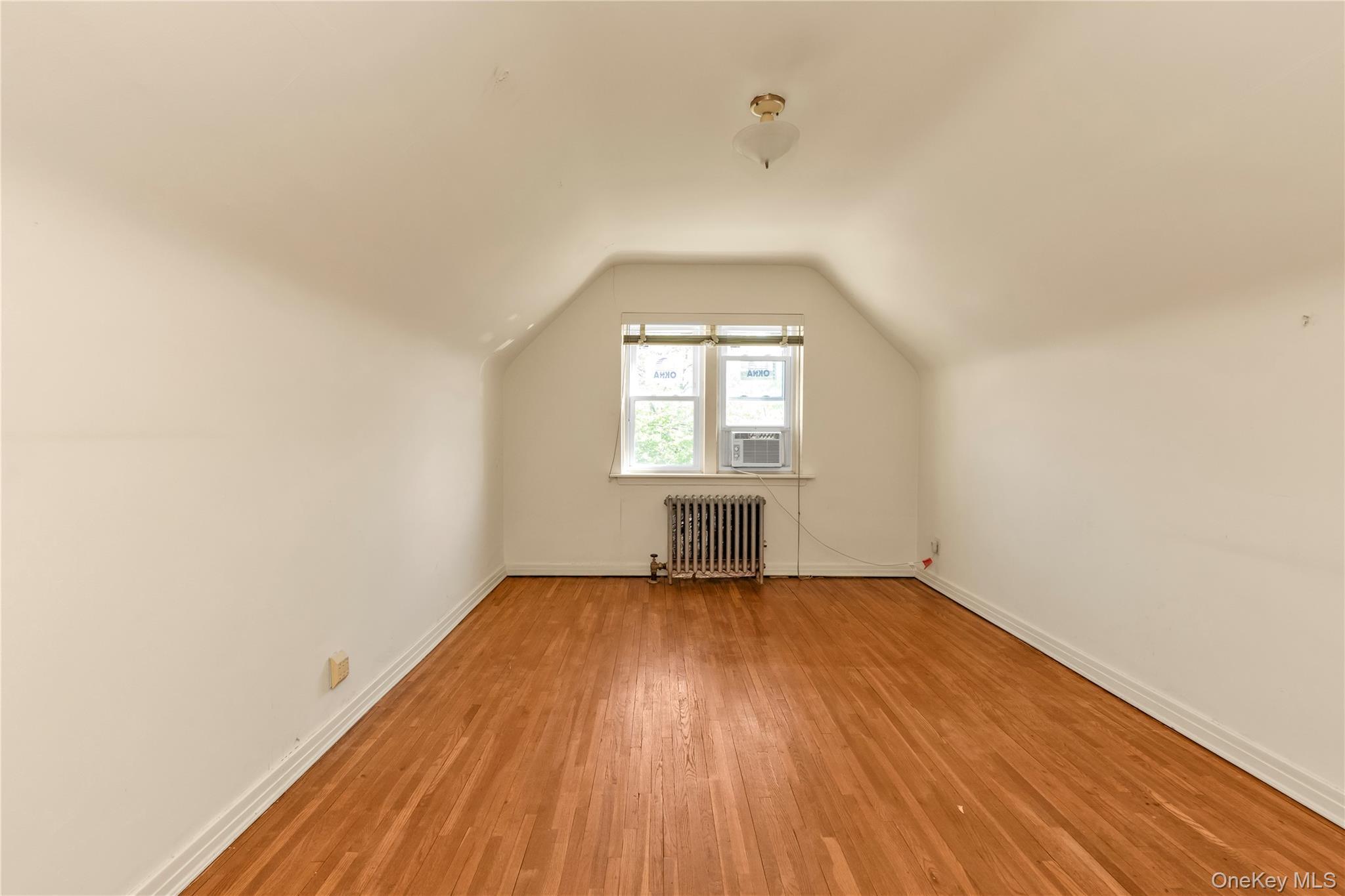 Single Family Effington Queens, NY 11358, MLS-1000819-14