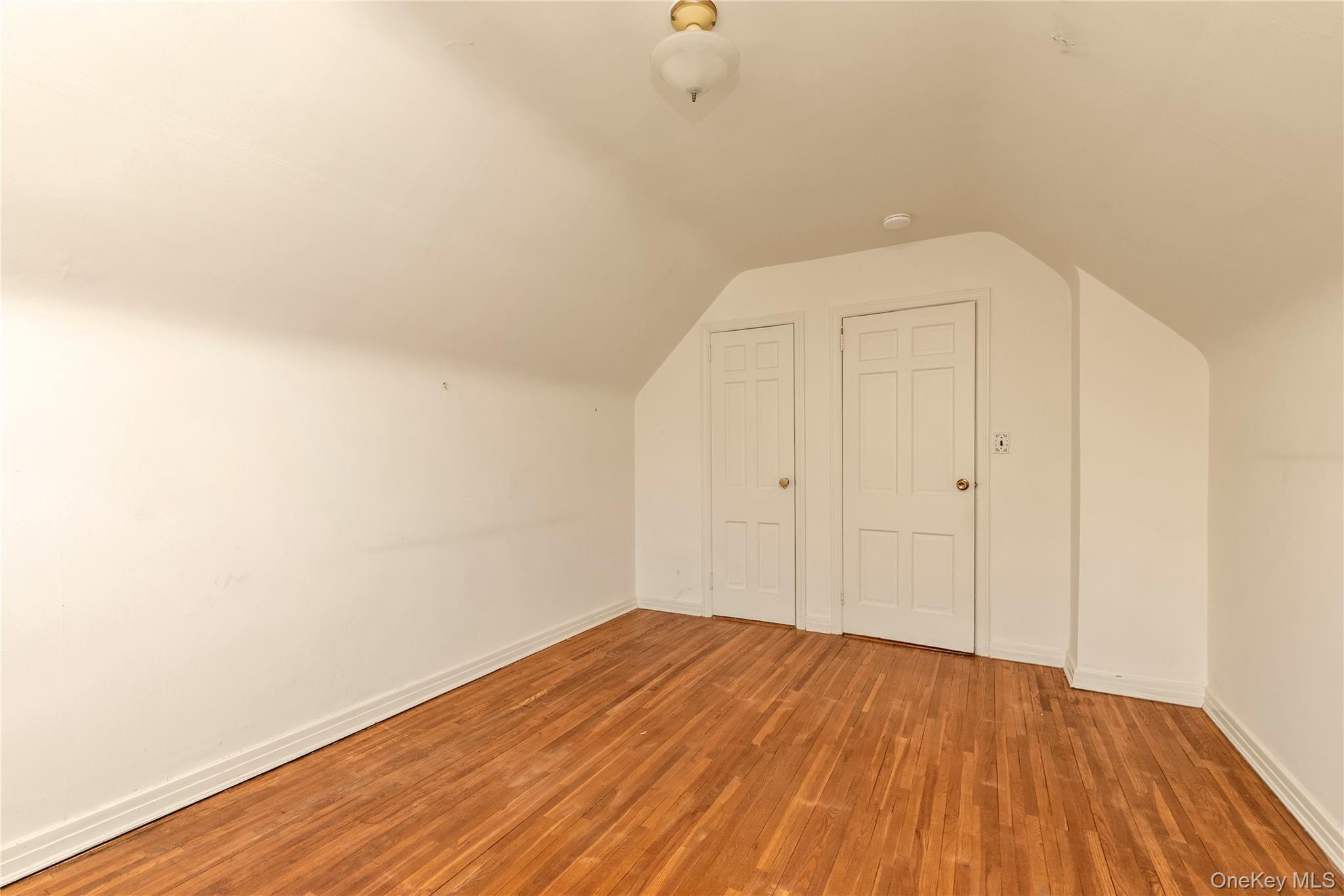 Single Family Effington Queens, NY 11358, MLS-1000819-15