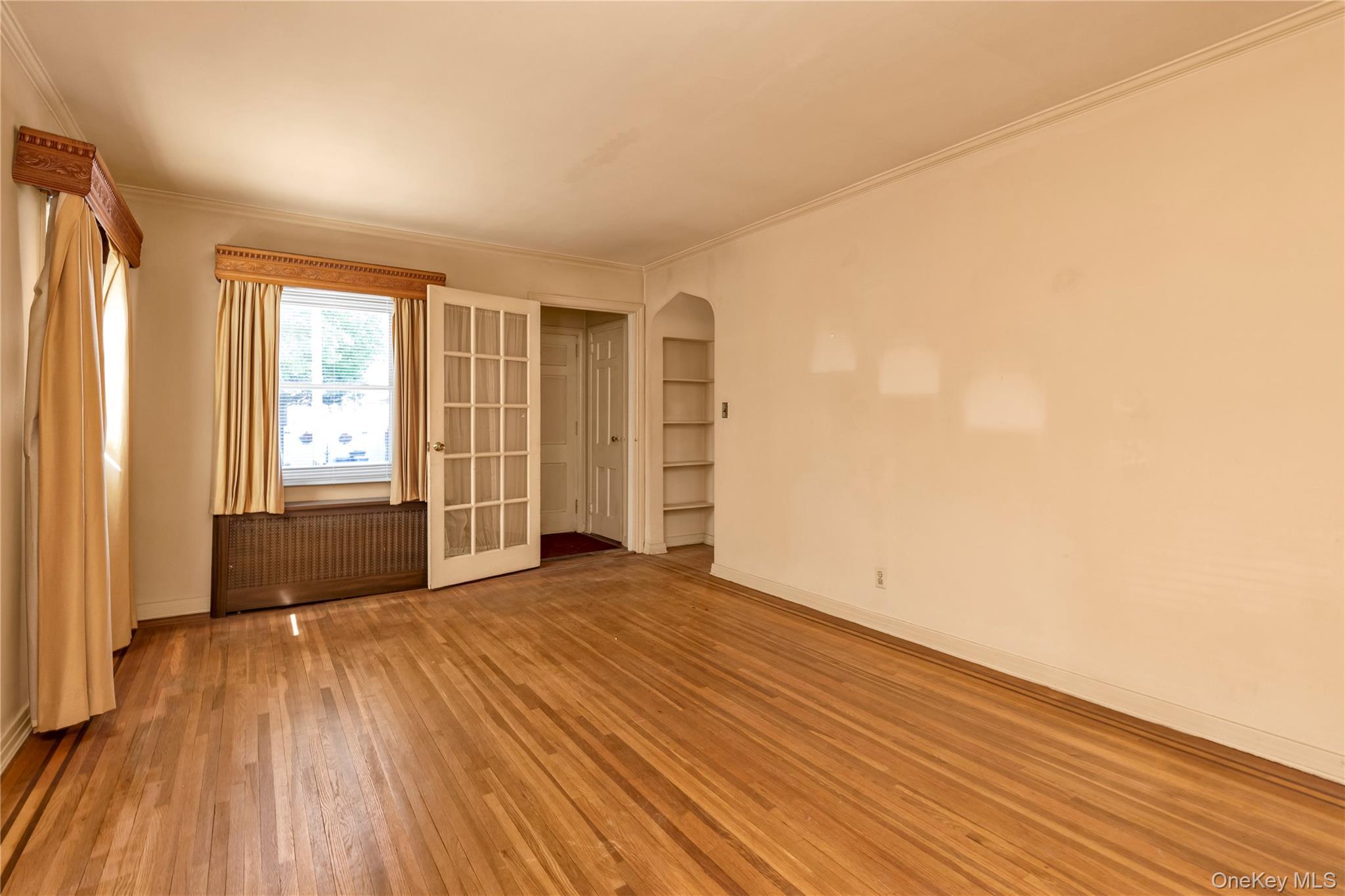 Single Family Effington Queens, NY 11358, MLS-1000819-2